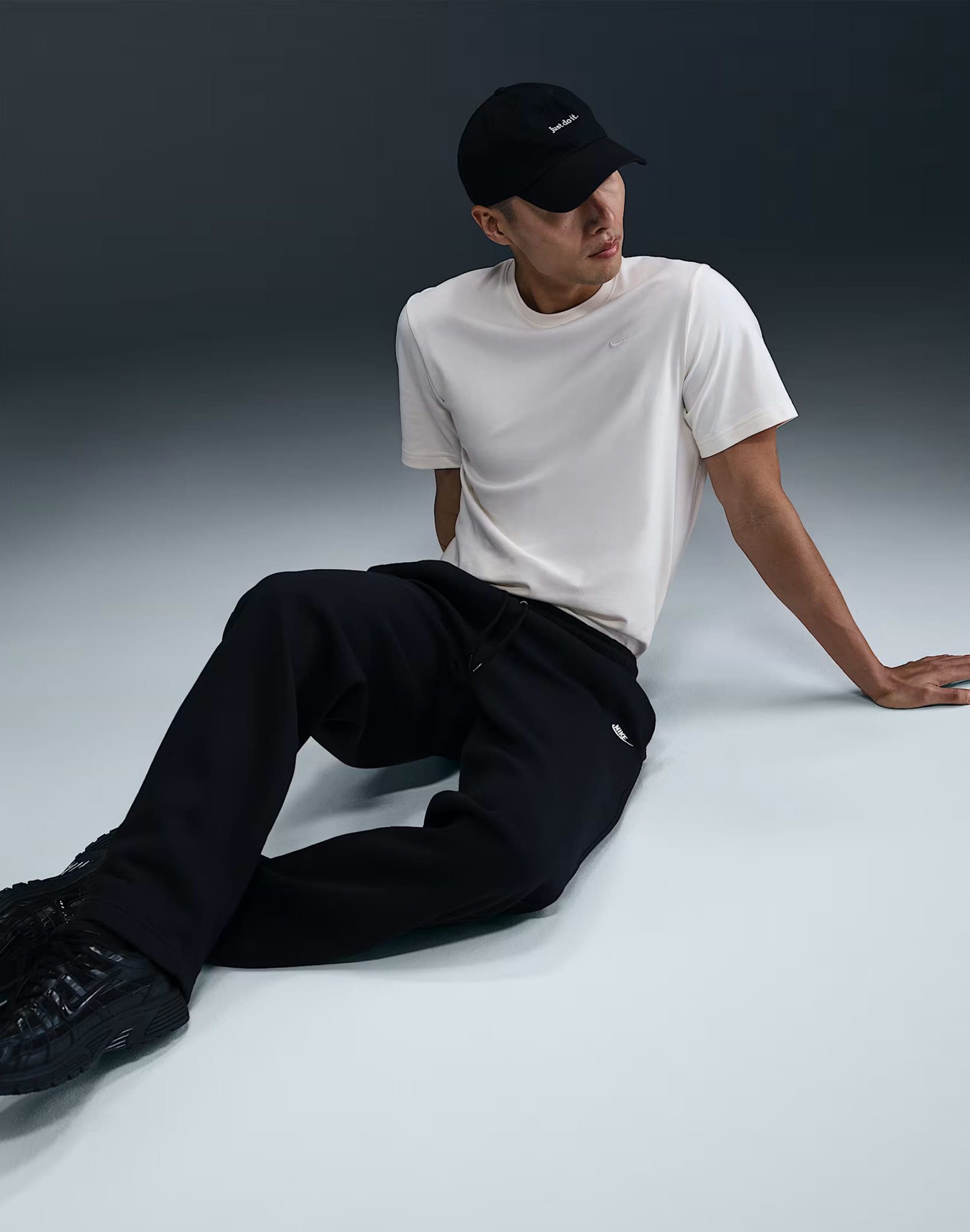 Nike Club Open-Hem Fleece Pants - Image 5