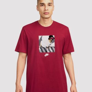 Nike Sportswear Club Red Tee