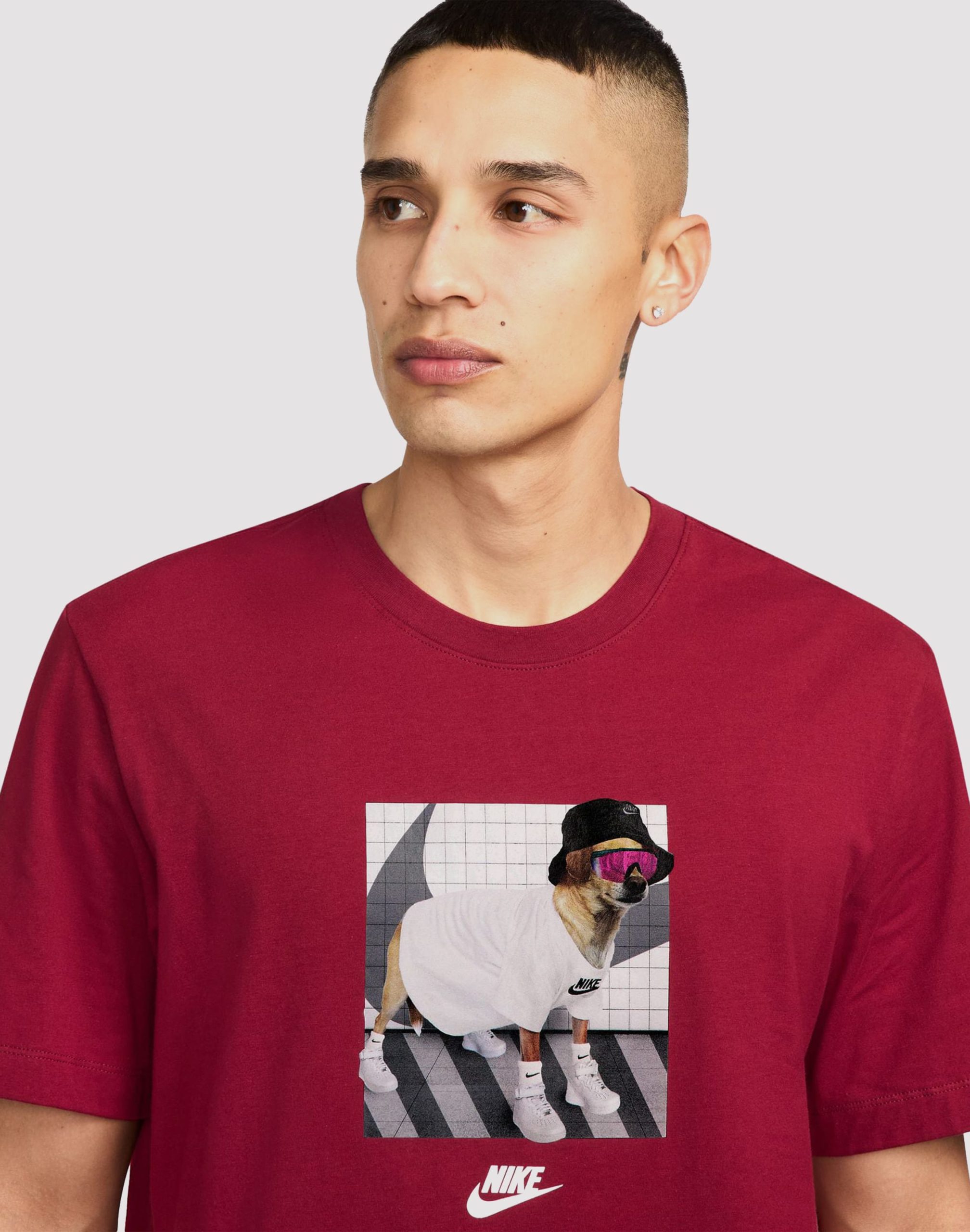 Nike Sportswear Club Red Tee - Image 3