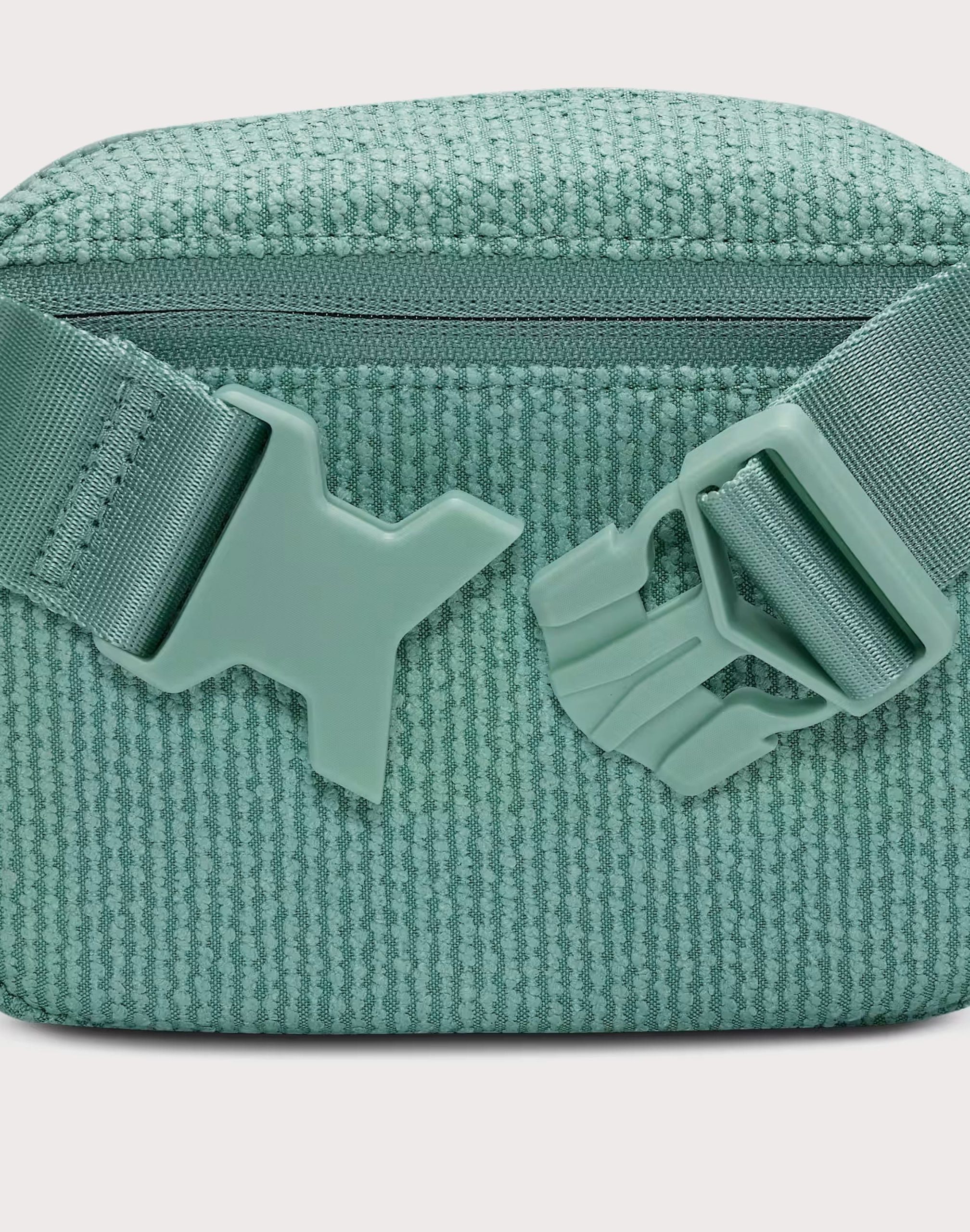 Nike Aura Crossbody Bag - Image 6