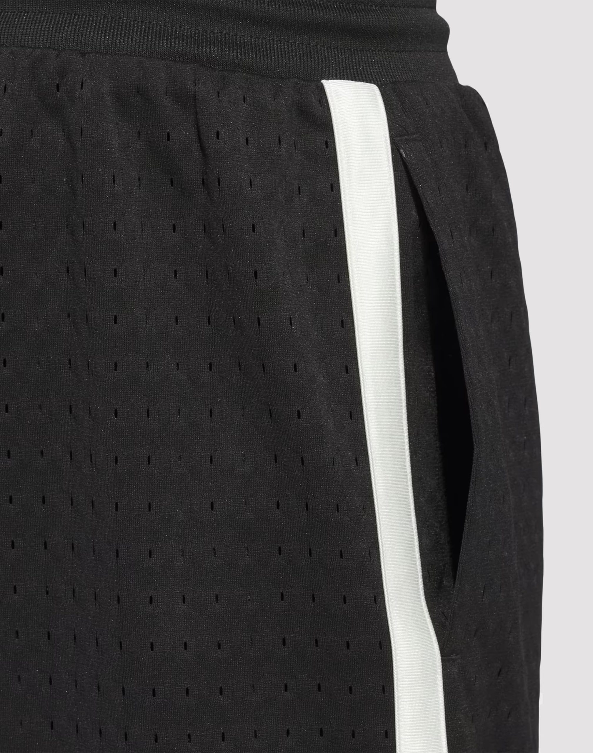 Adidas Originals Basketball Shorts - Image 4