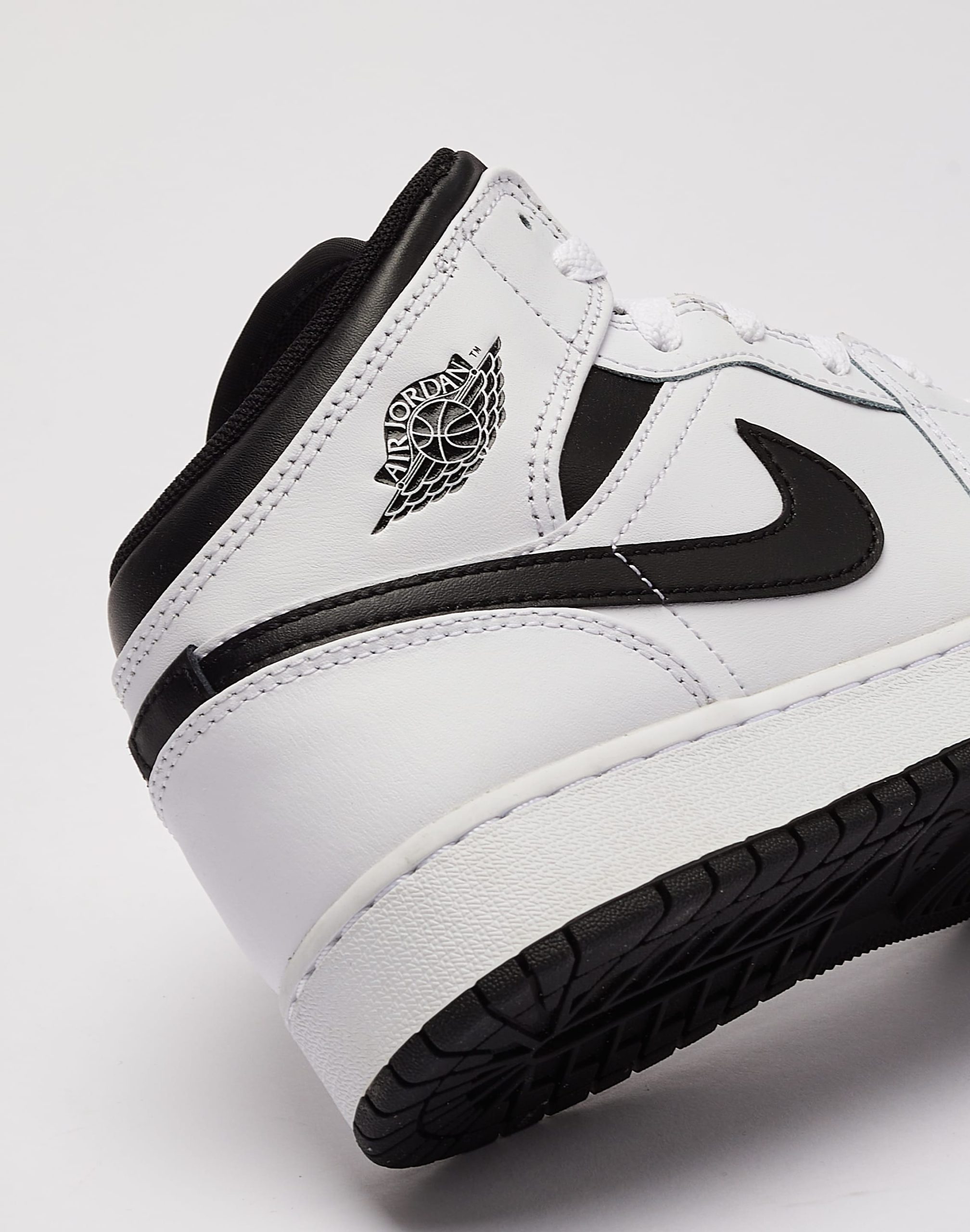 Jordan Air Jordan 1 Mid Grade-School - Image 5