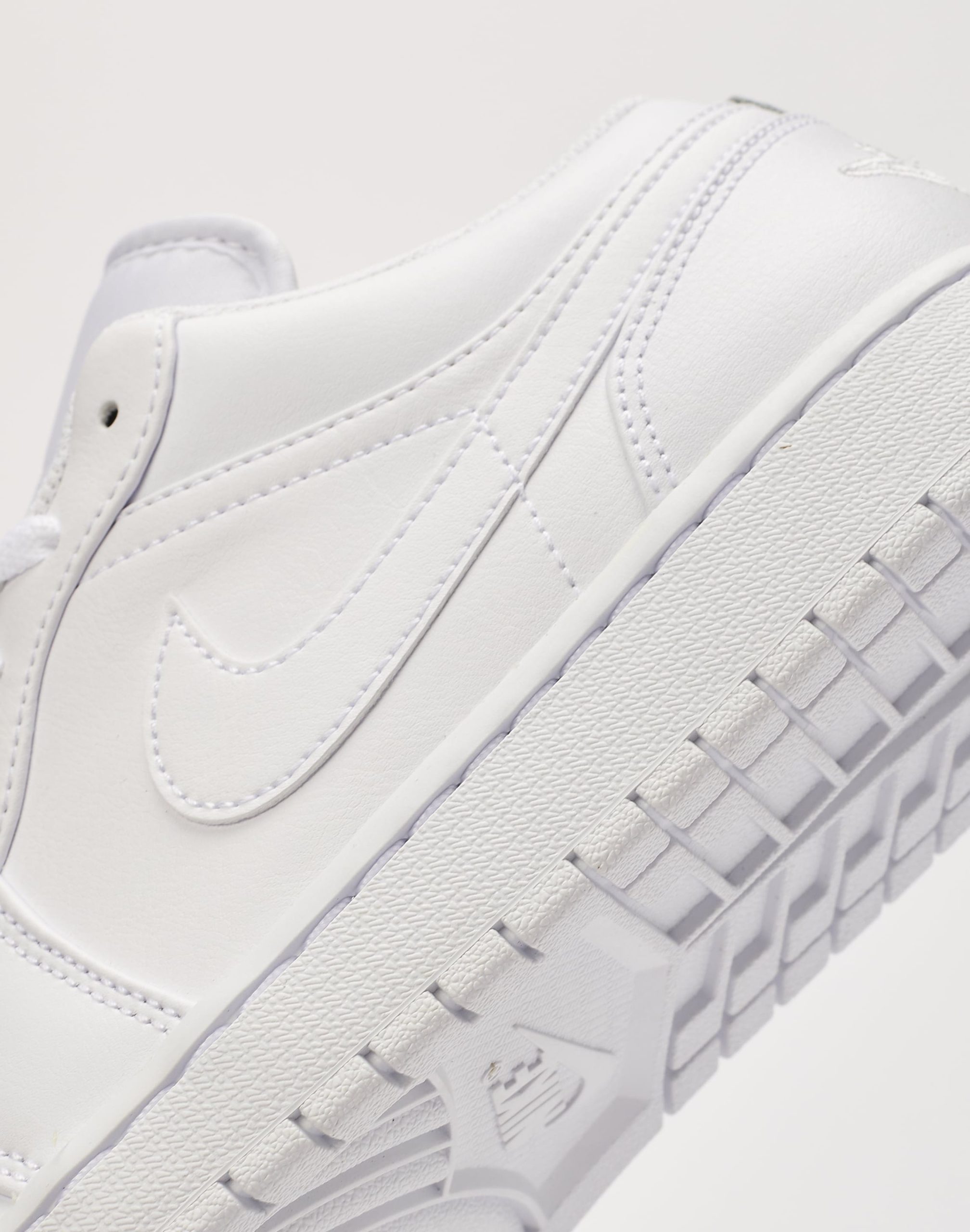 Jordan Air Jordan 1 Low - Image 4