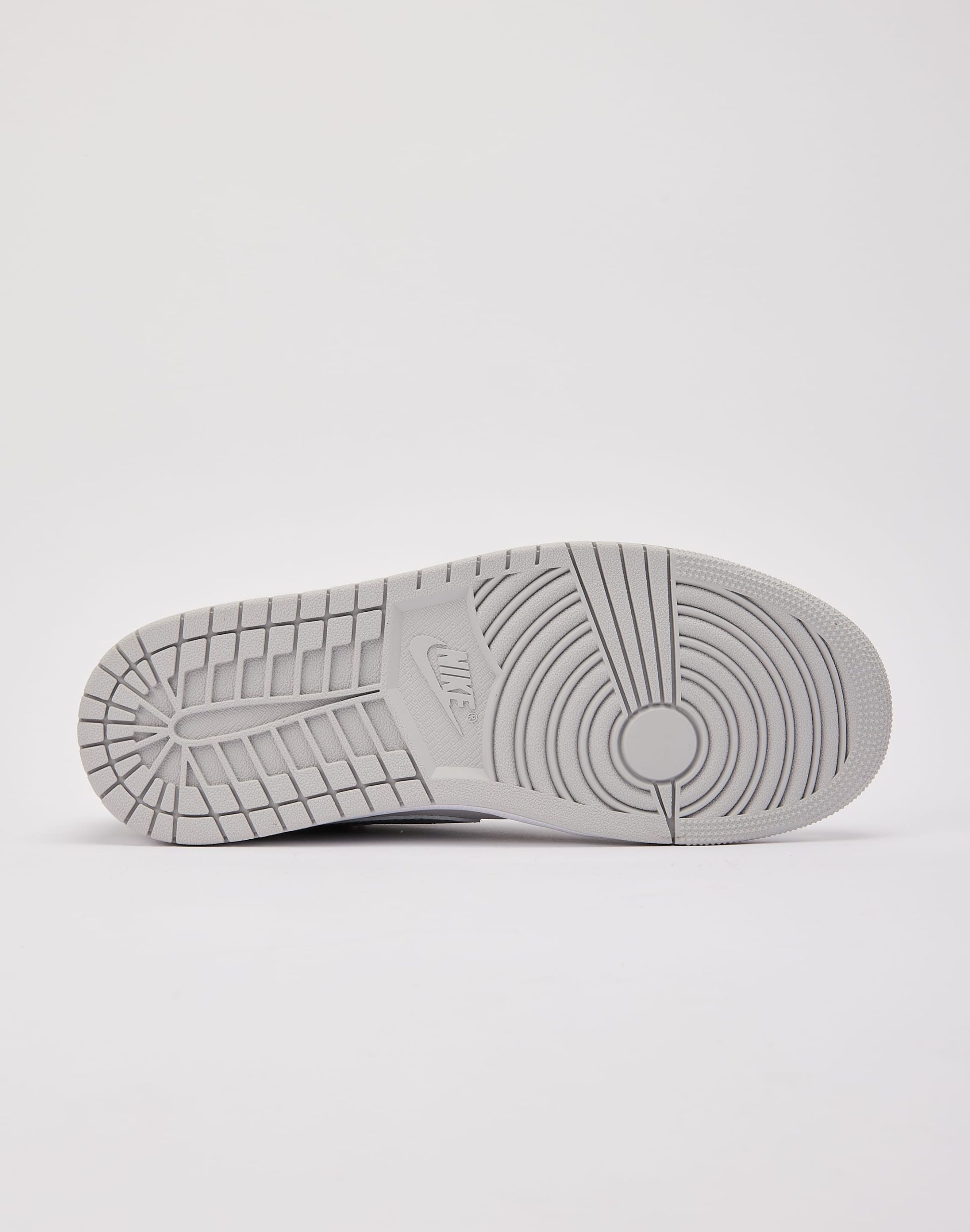 Jordan Air Jordan 1 Retro Low OG 'Metallic Silver' - Image 4