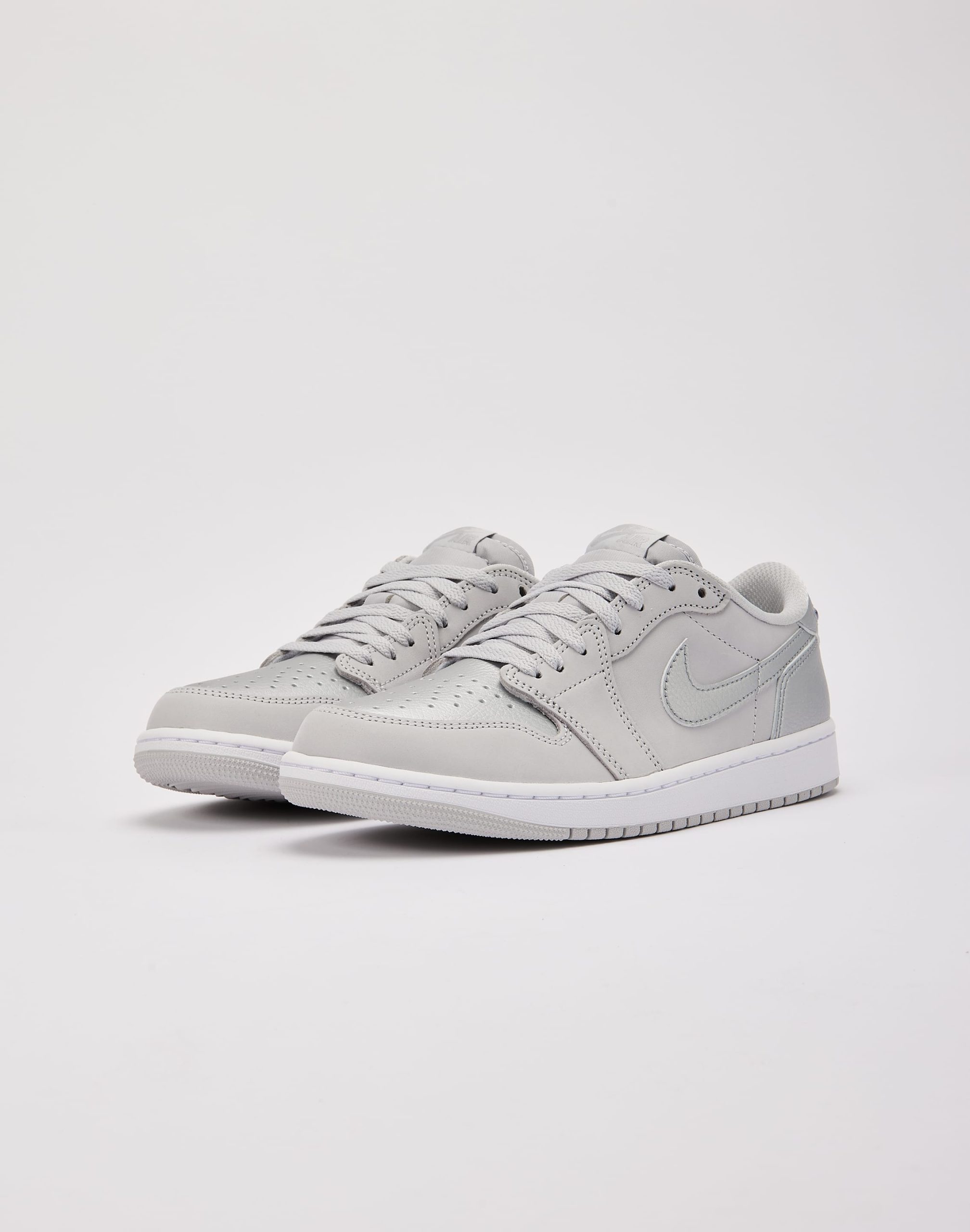 Jordan Air Jordan 1 Retro Low OG 'Metallic Silver' - Image 2