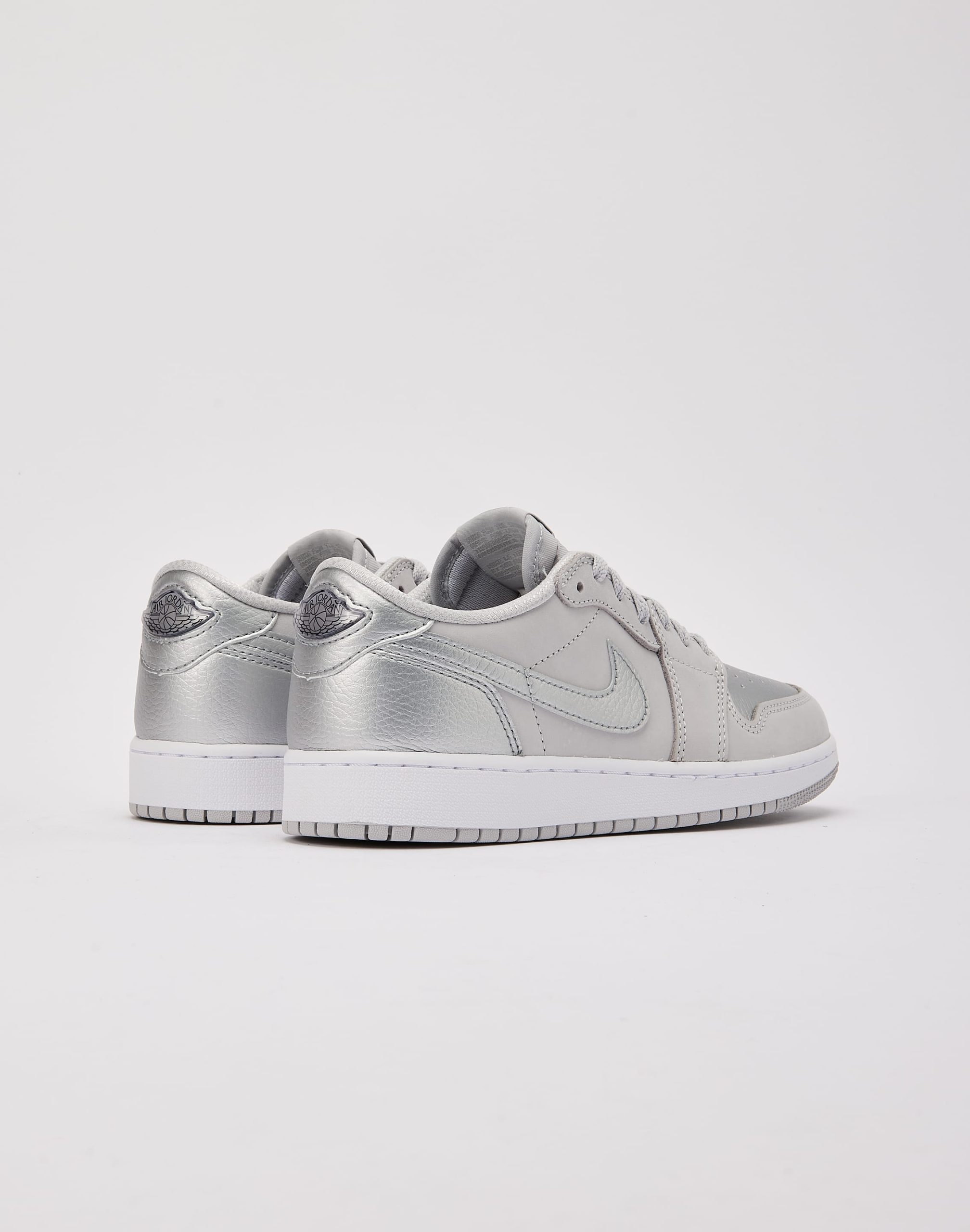 Jordan Air Jordan 1 Retro Low OG 'Metallic Silver' Grade-School - Image 3