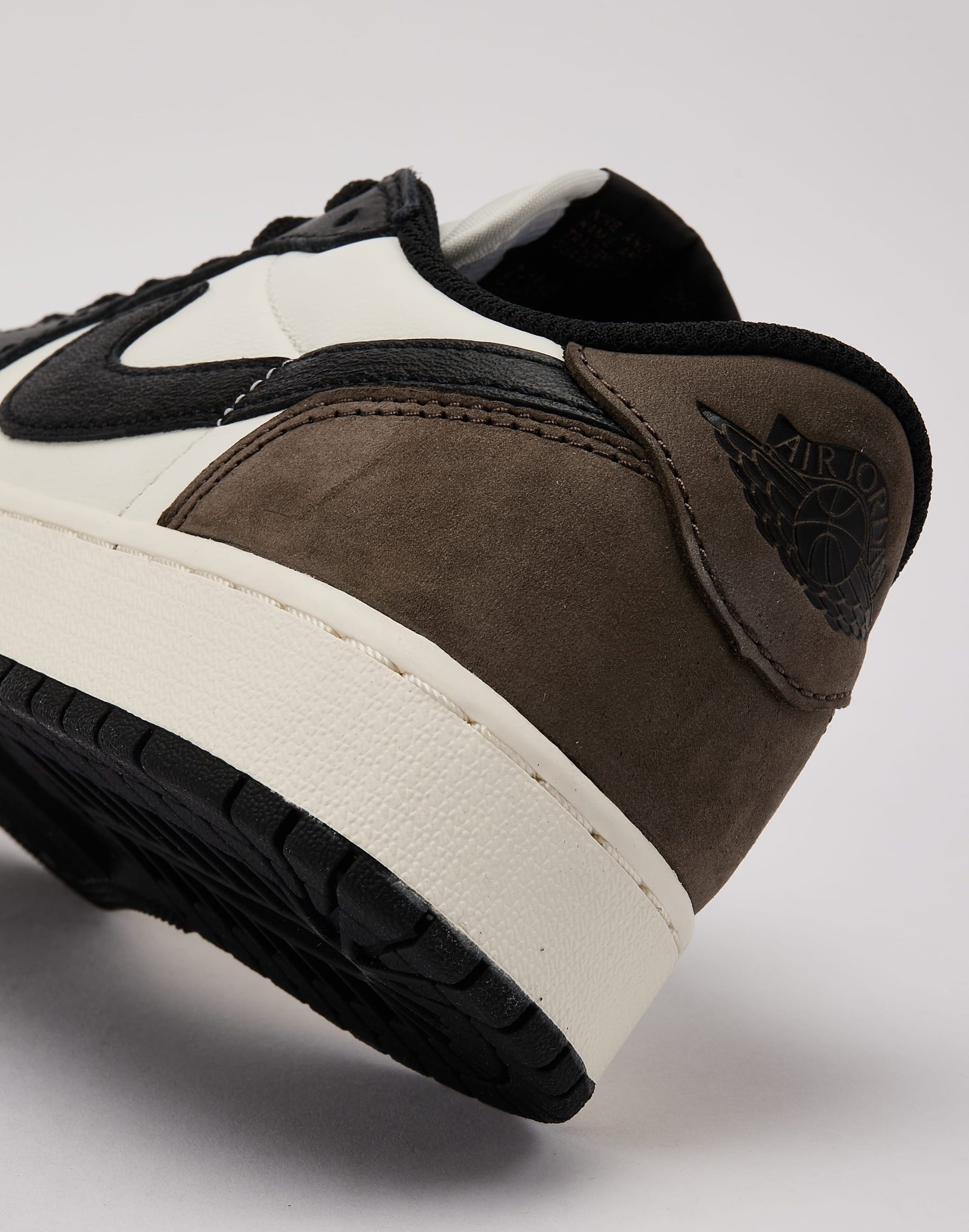 Jordan Air Jordan 1 Retro Low OG 'Mocha' Grade-School - Image 5