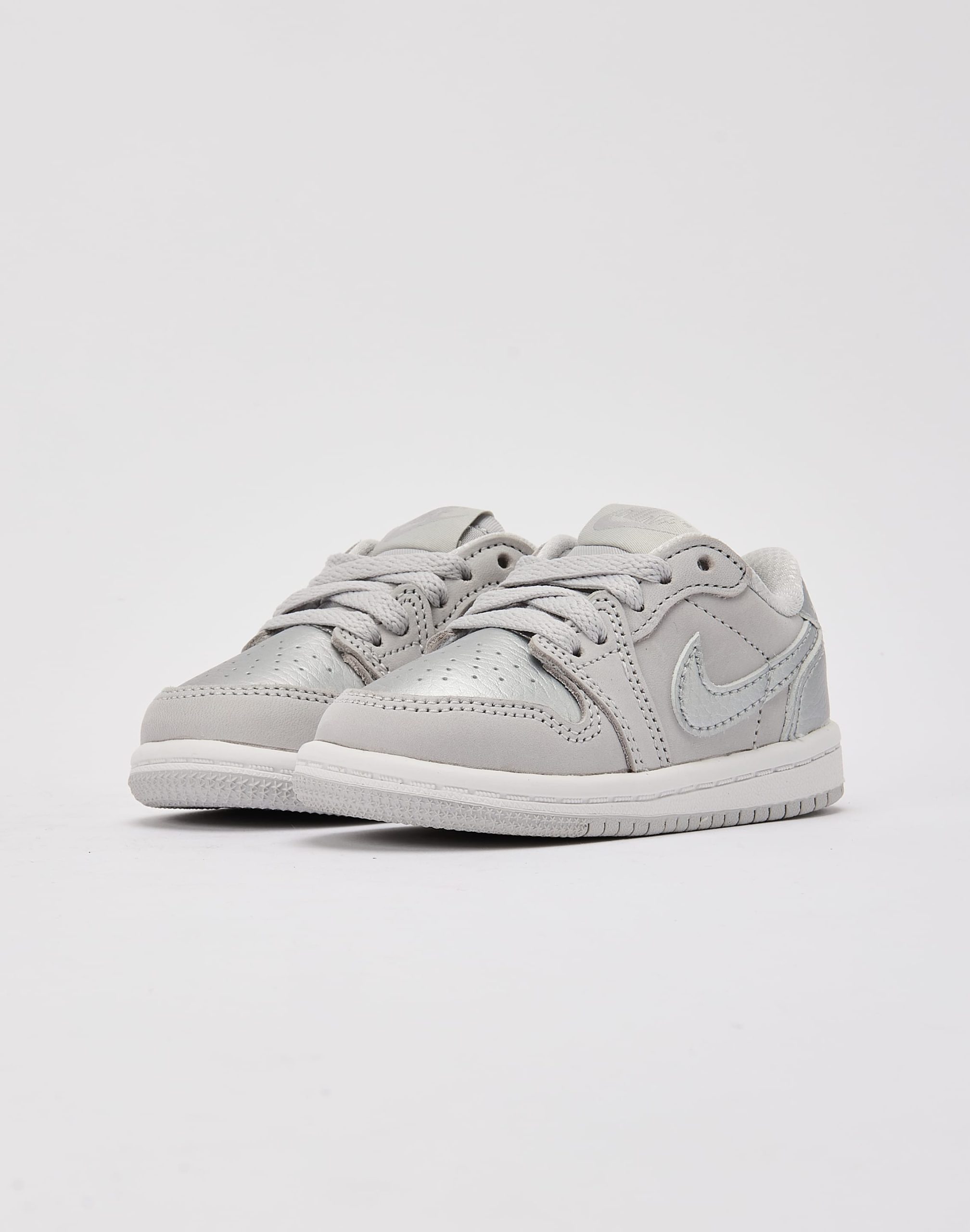 Jordan Air Jordan 1 Retro Low OG 'Metallic Silver' Toddler - Image 2