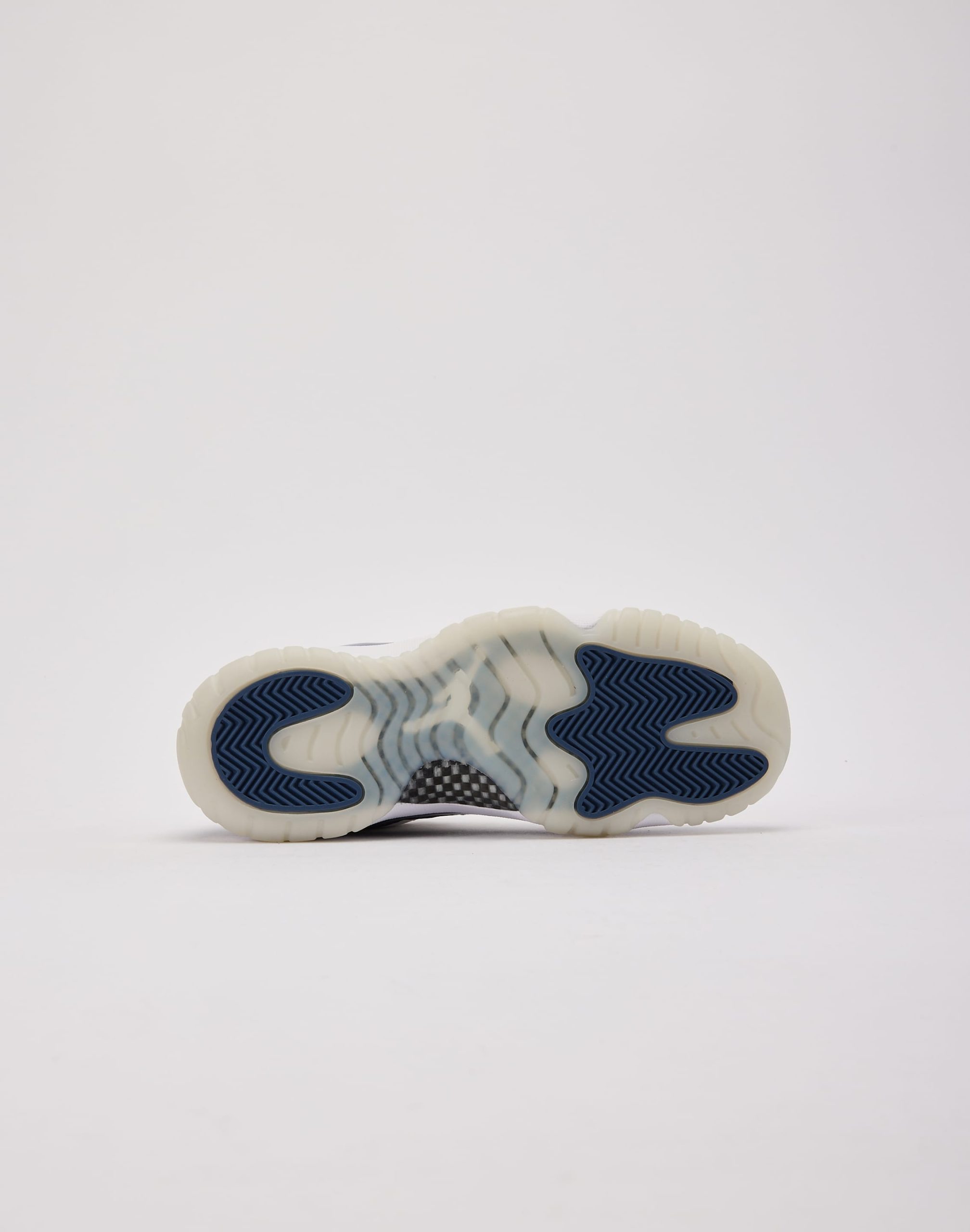 Jordan Air Jordan 11 Retro Low 'Diffused Blue' Grade-School - Image 4