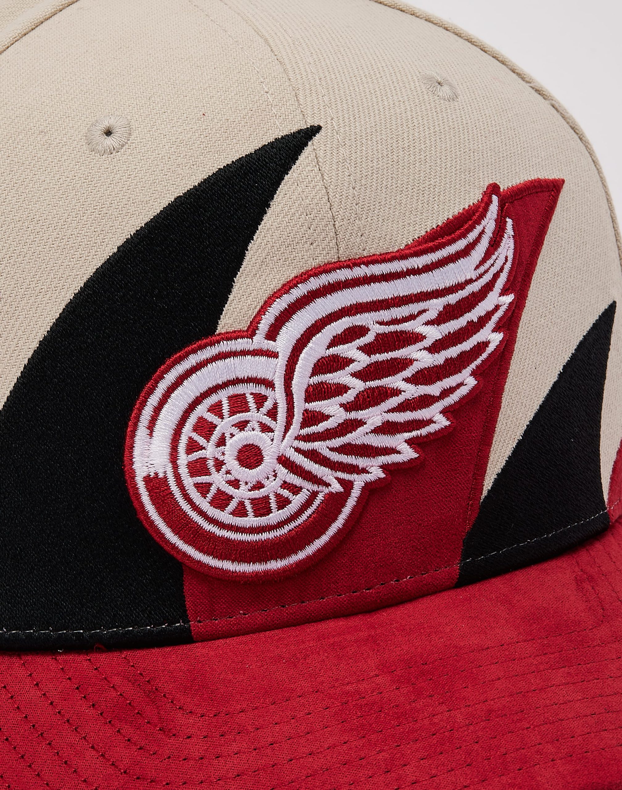 Mitchell & Ness NHL Detroit Red Wings Sharktooth Snapback - Image 4