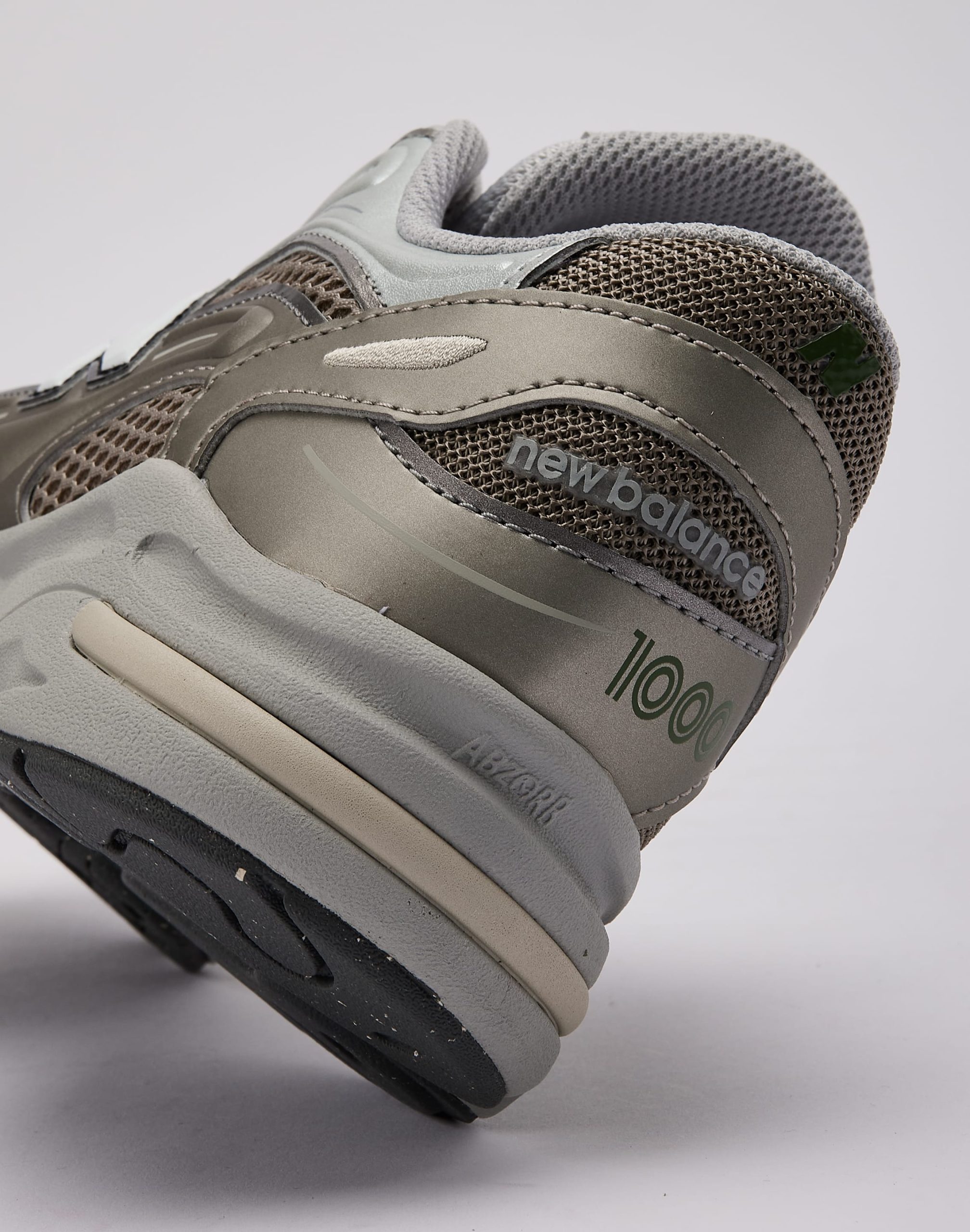 New Balance 1000 Grade-School - Image 5