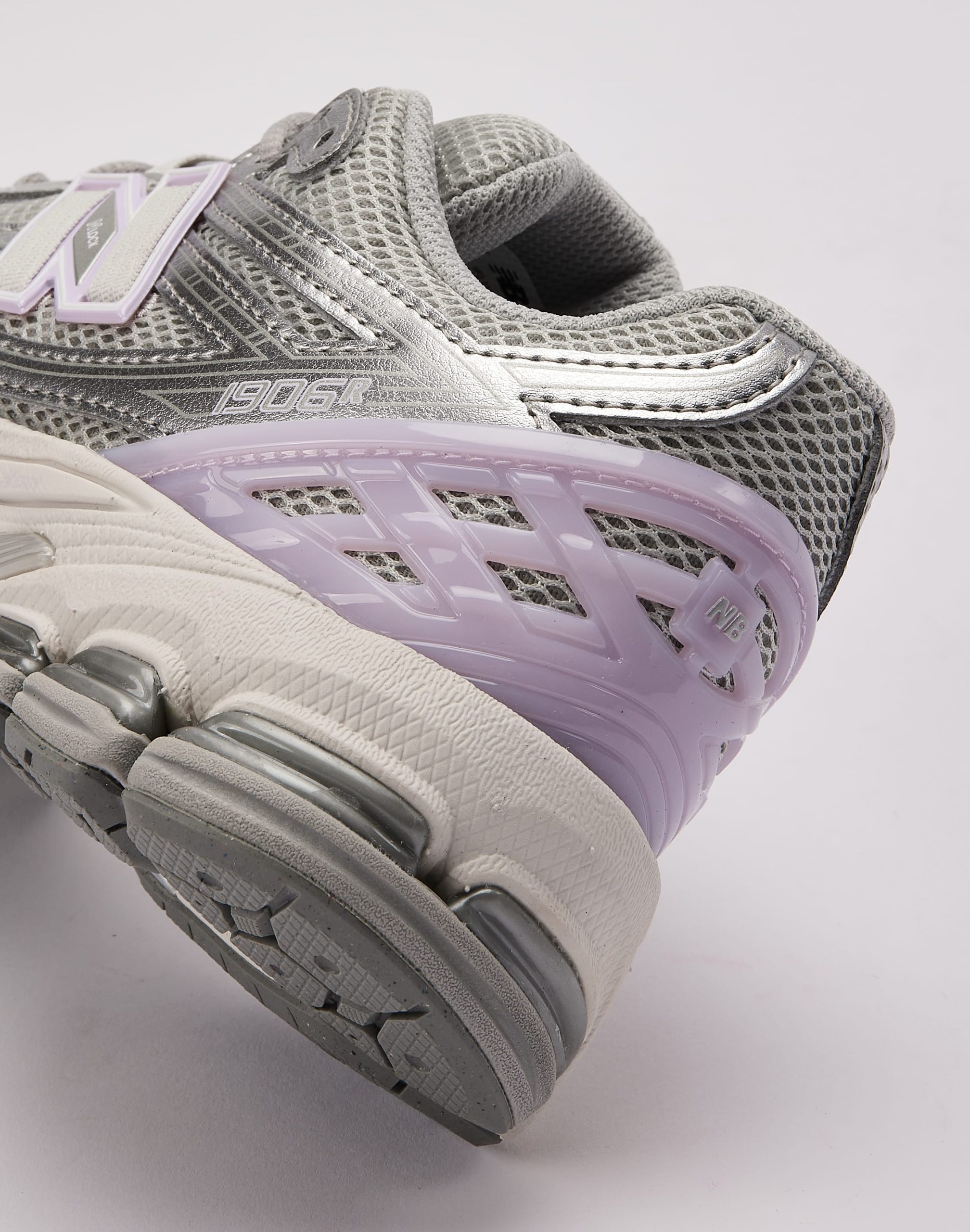 New Balance 1906R Grade-School - Image 5