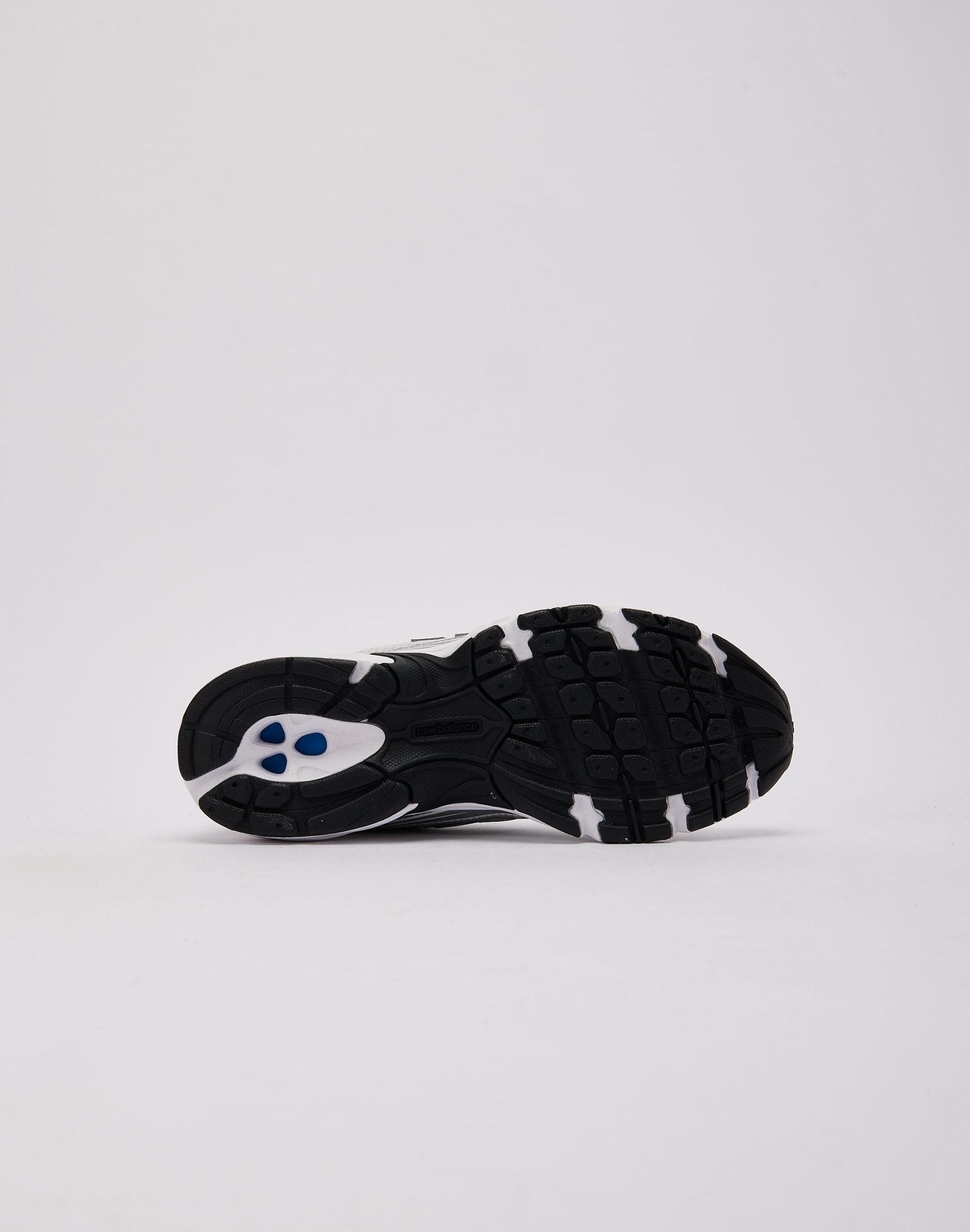New Balance 740 Grade-School - Image 4