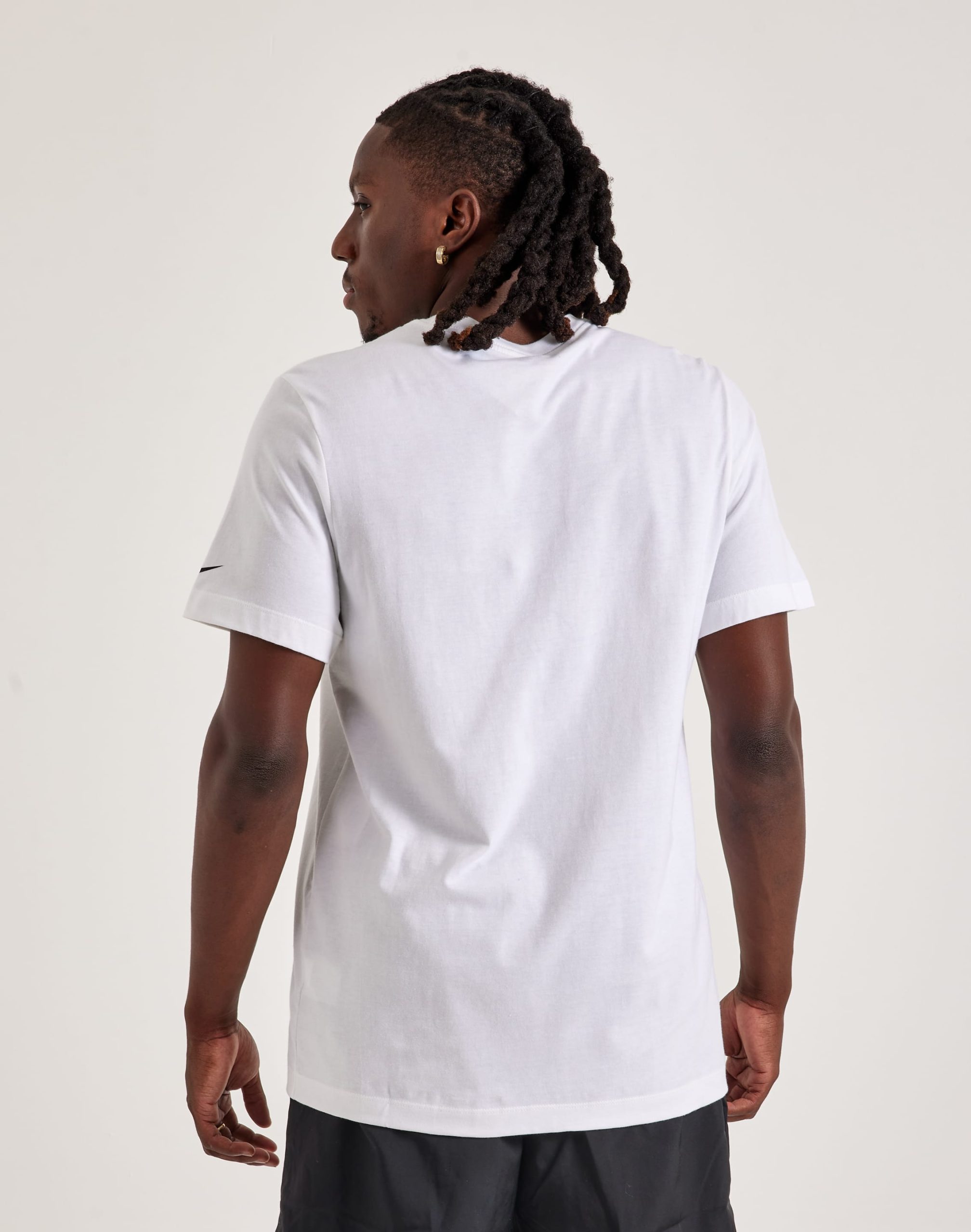 Nike Embroidered Logo Tee - Image 3