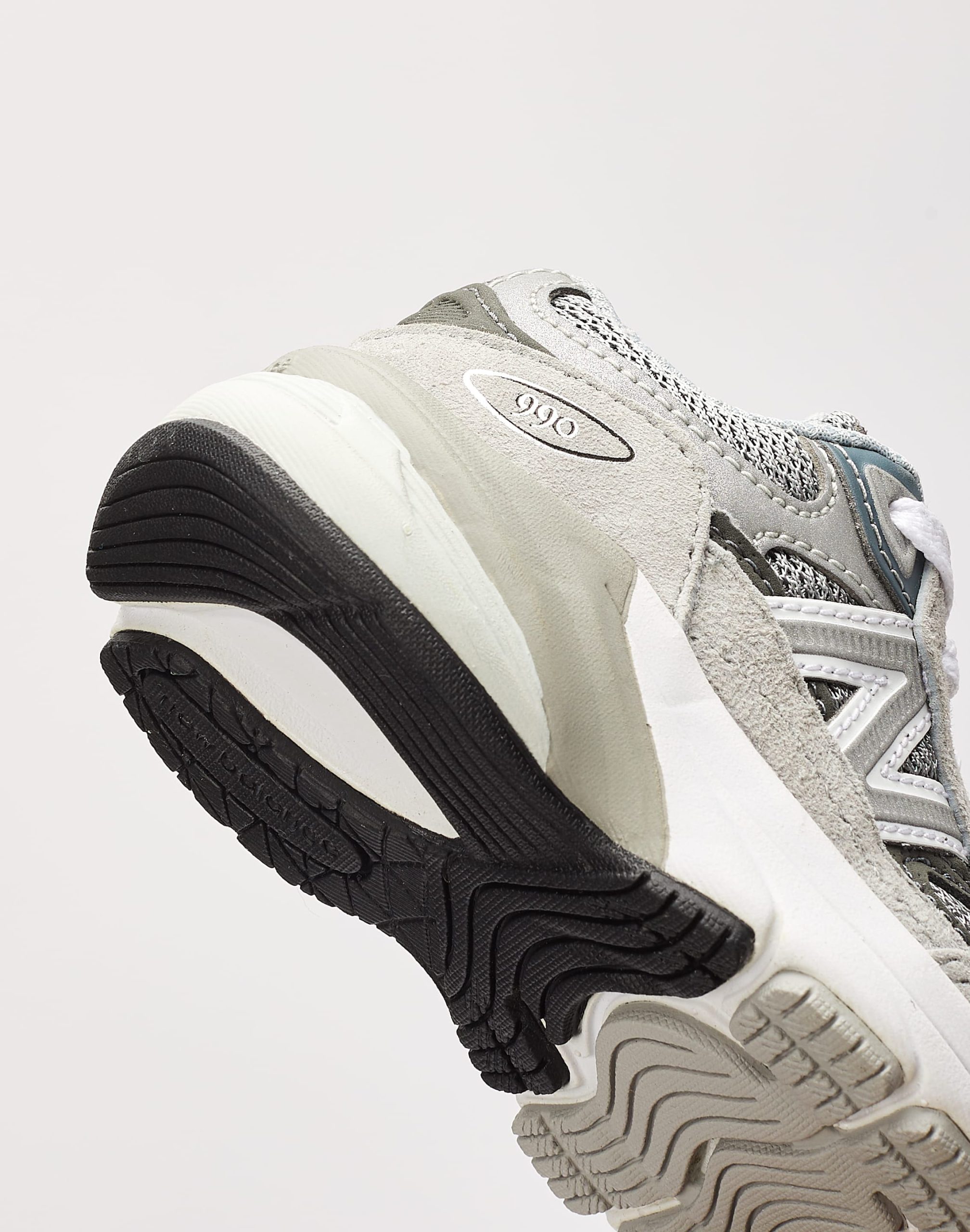 New Balance 990v6 Toddler - Image 5