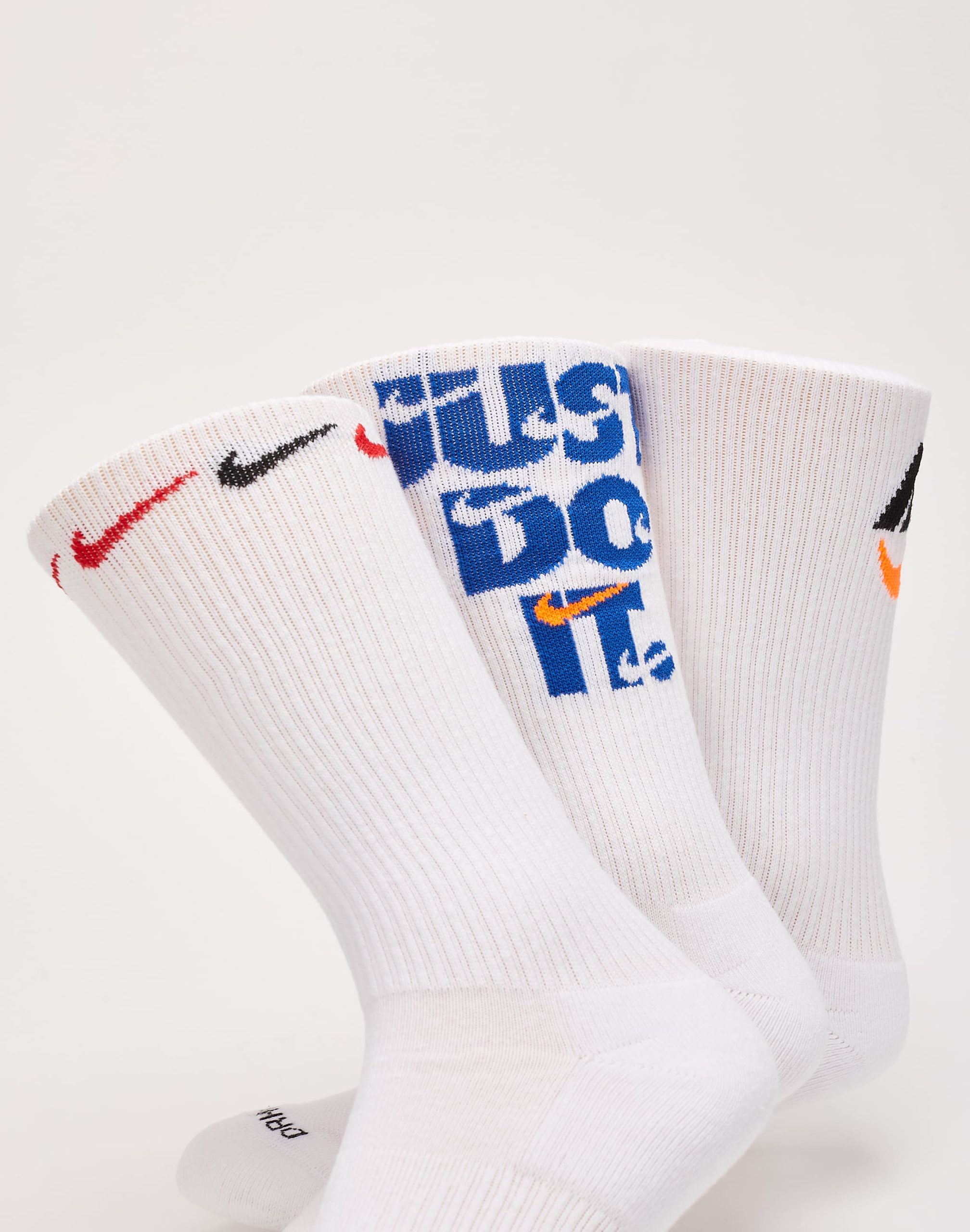 Nike Everyday Plus Cushioned 3-Pack Crew Socks - Image 3