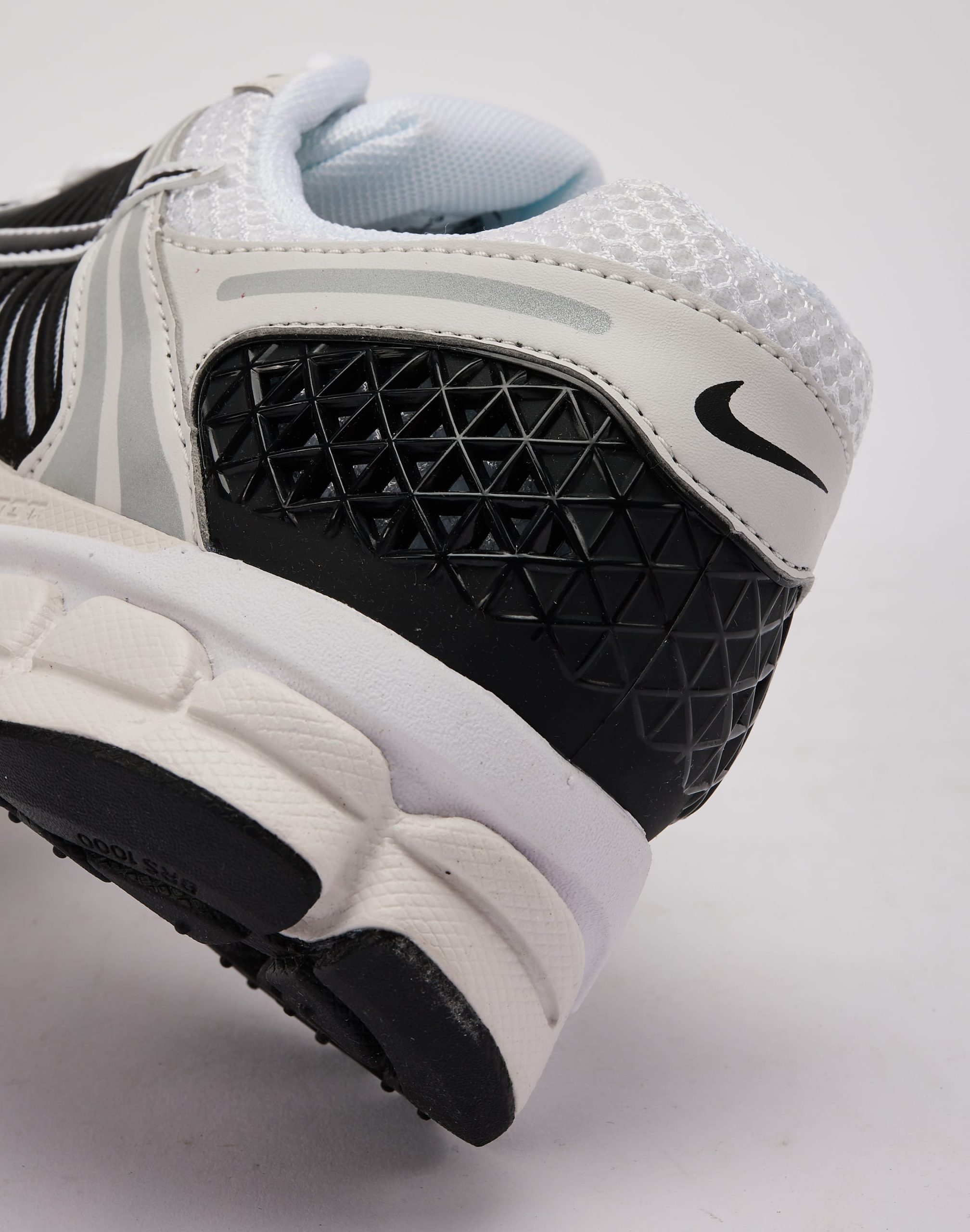Nike Zoom Vomero 5 - Image 5