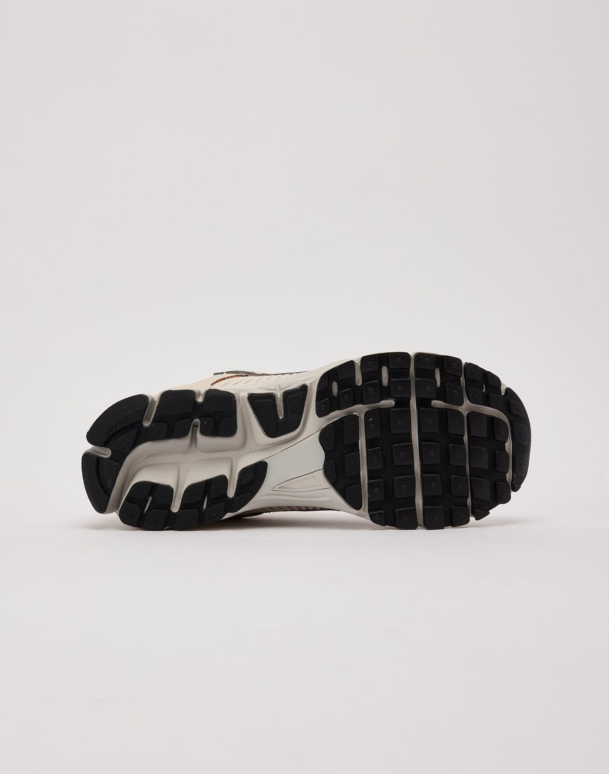 Nike Zoom Vomero 5 - Image 4