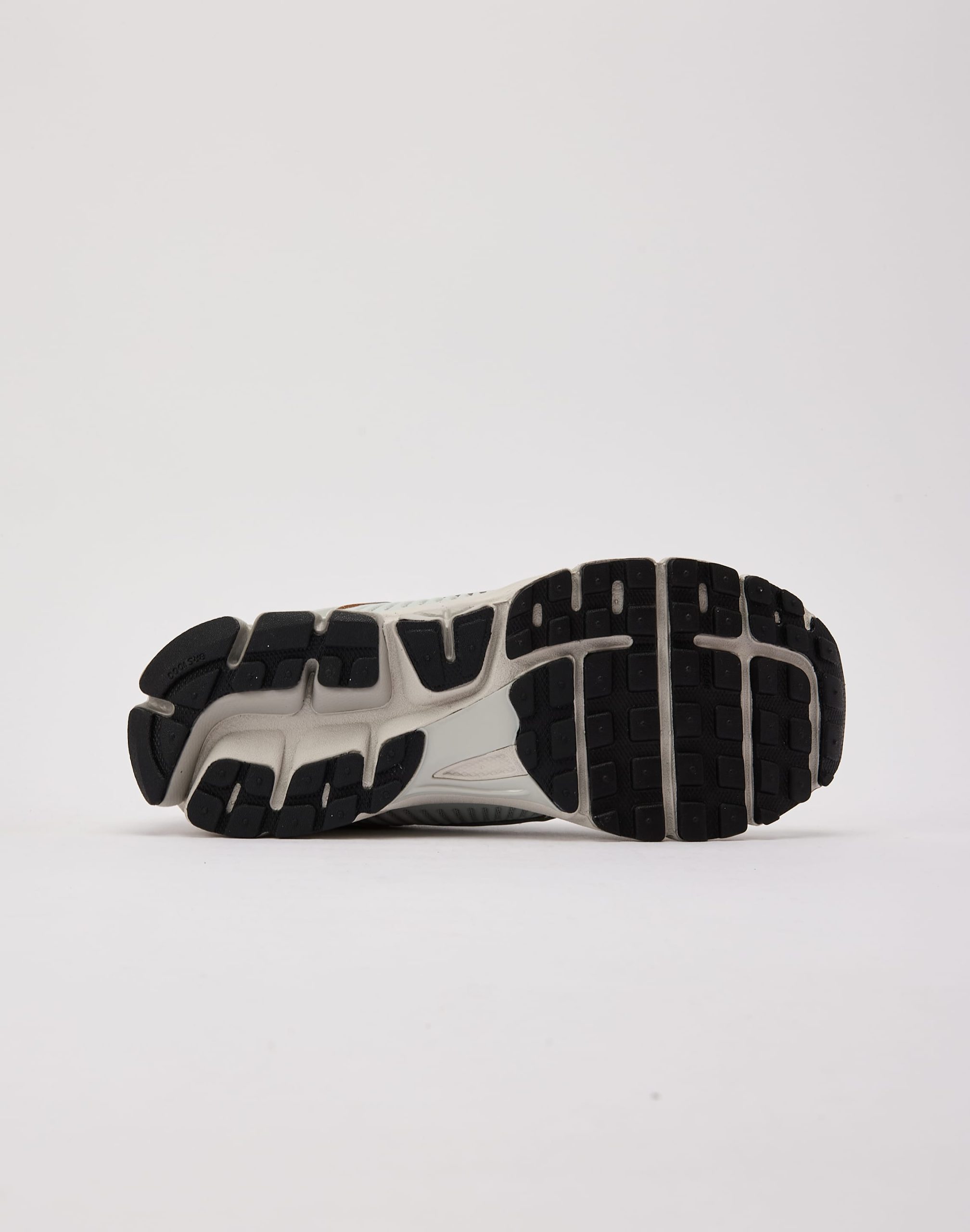 Nike Zoom Vomero 5 - Image 4