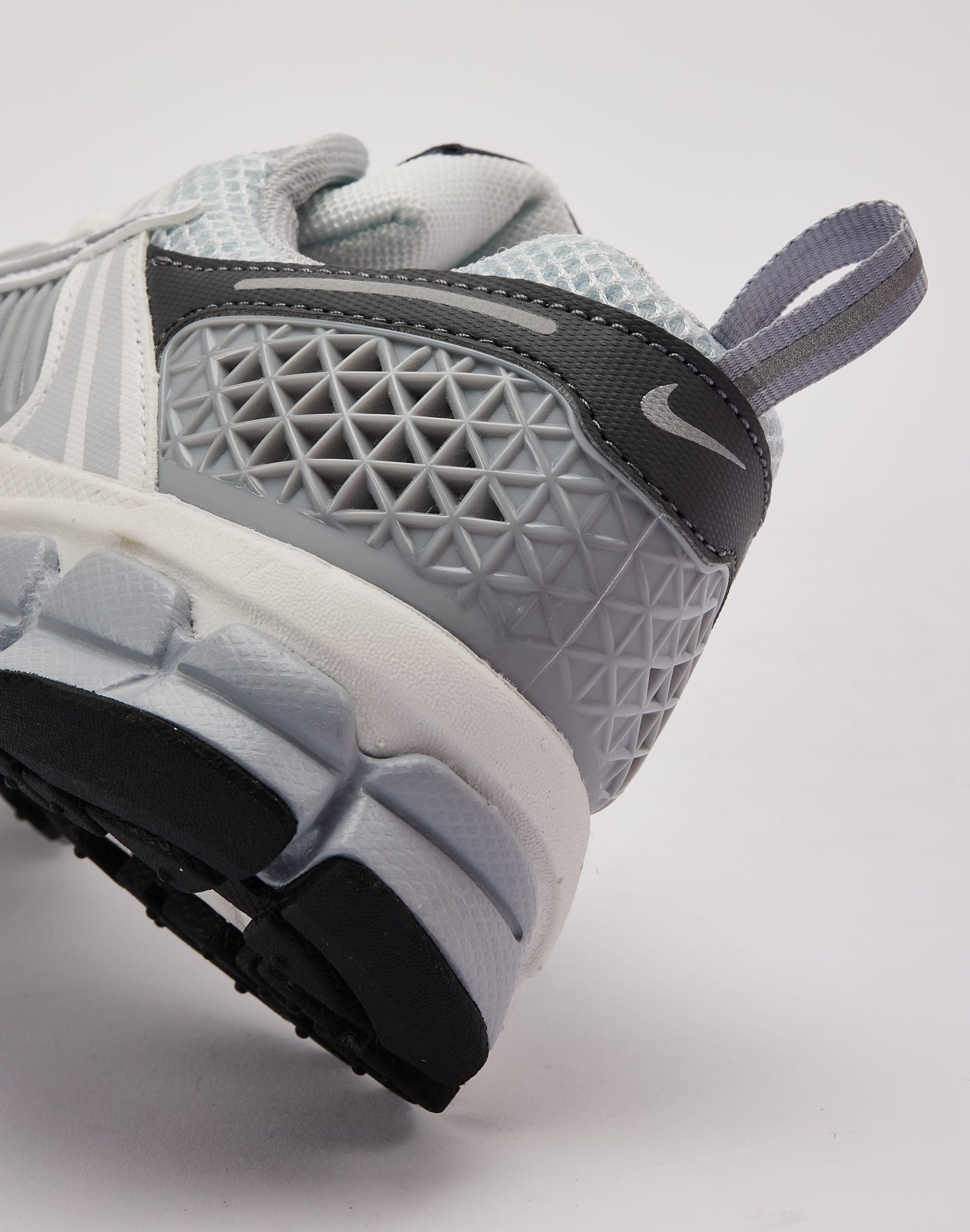 Nike Zoom Vomero 5 Grade-School - Image 5