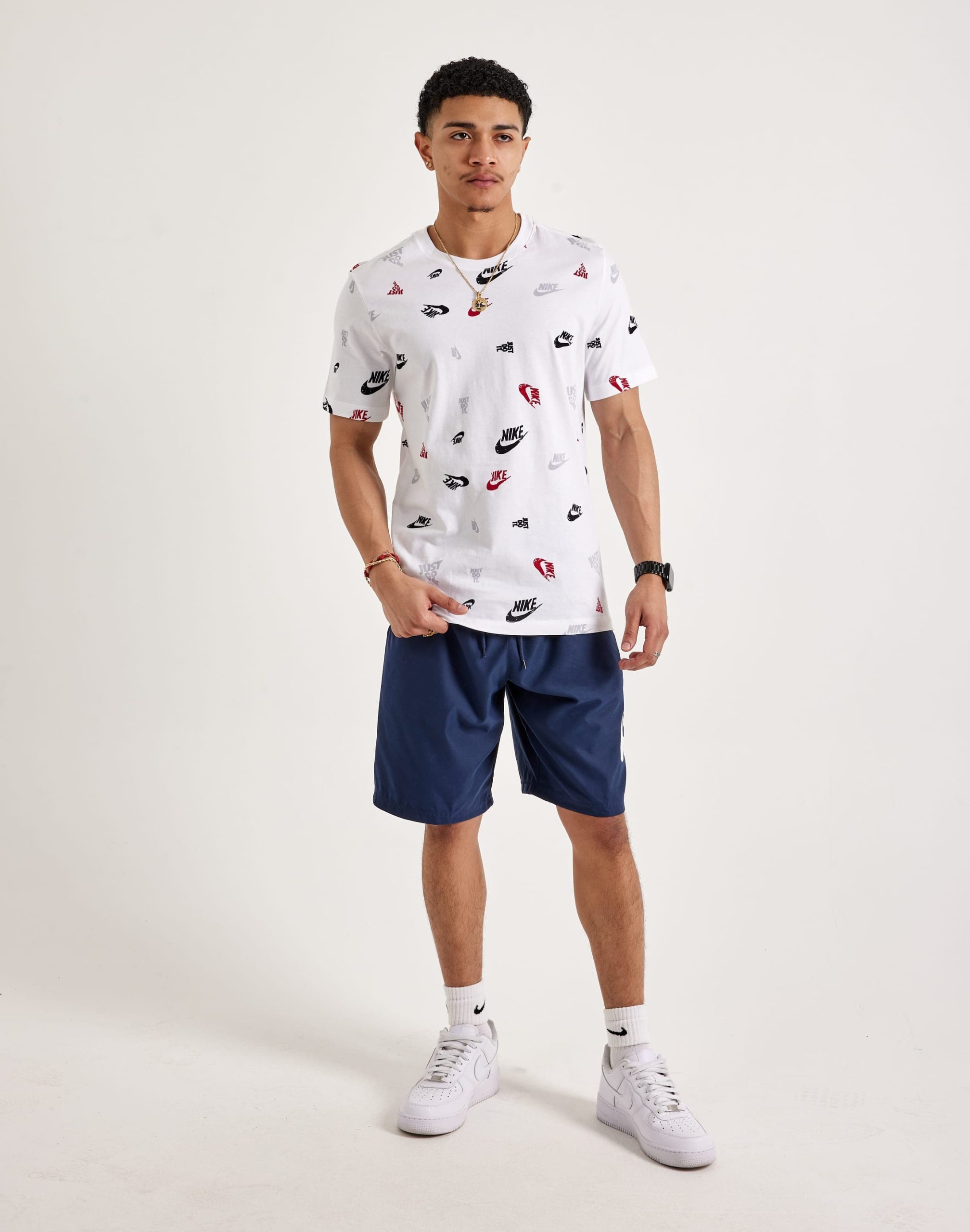 Nike Sportswear Tee - Image 4
