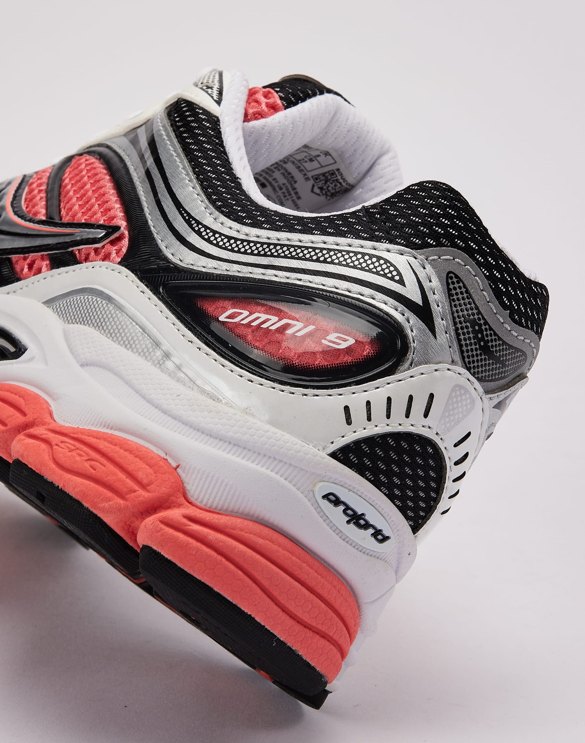 Saucony ProGrid Omni 9 - Image 5