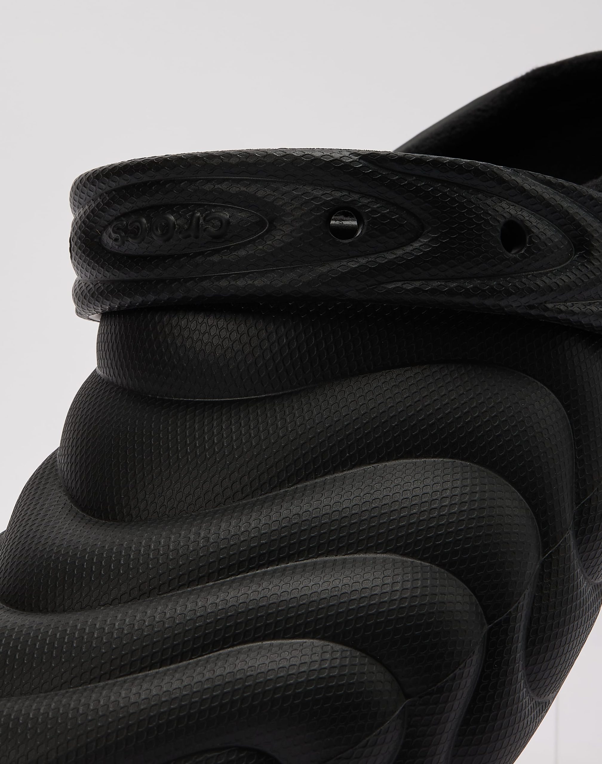 Crocs Classic Lined Overpuff Clog - Image 5