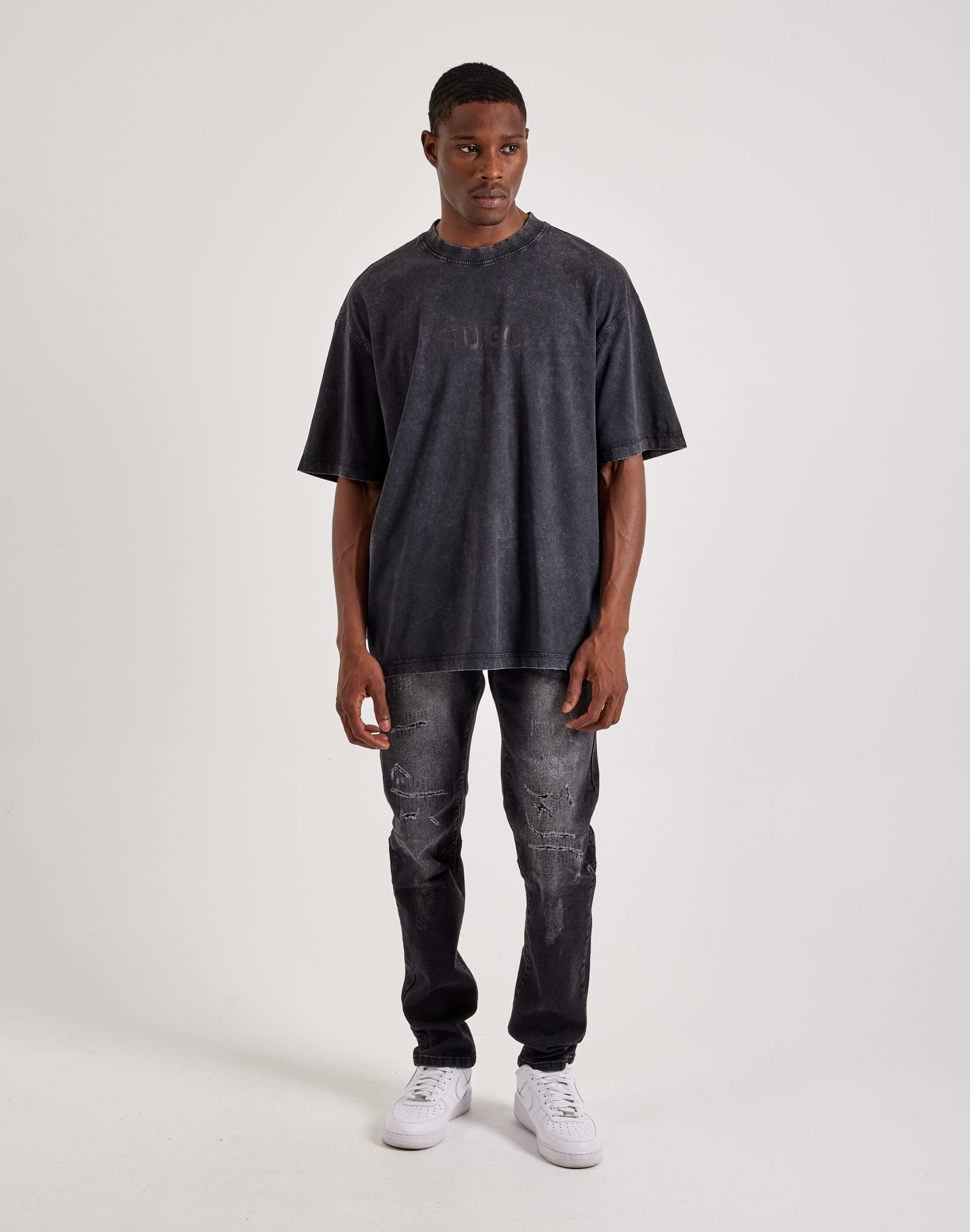 Hugo Nebute Tee - Image 4