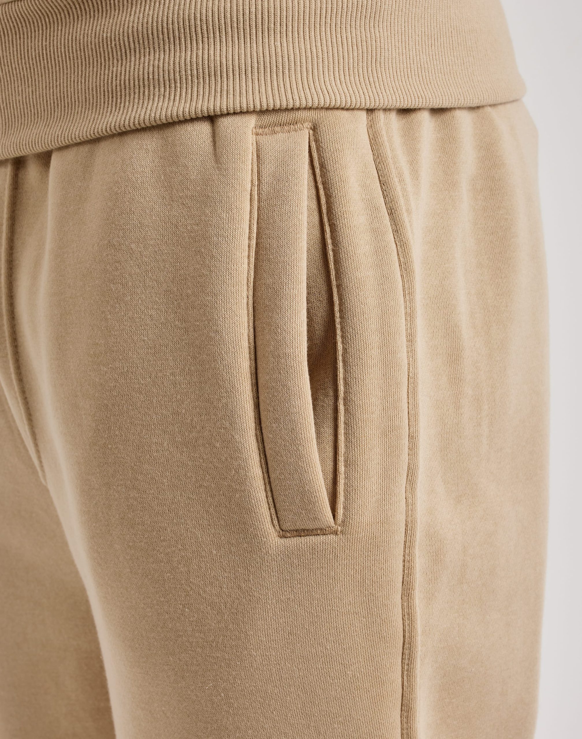 DH Essentials Fleece Pants - Image 4
