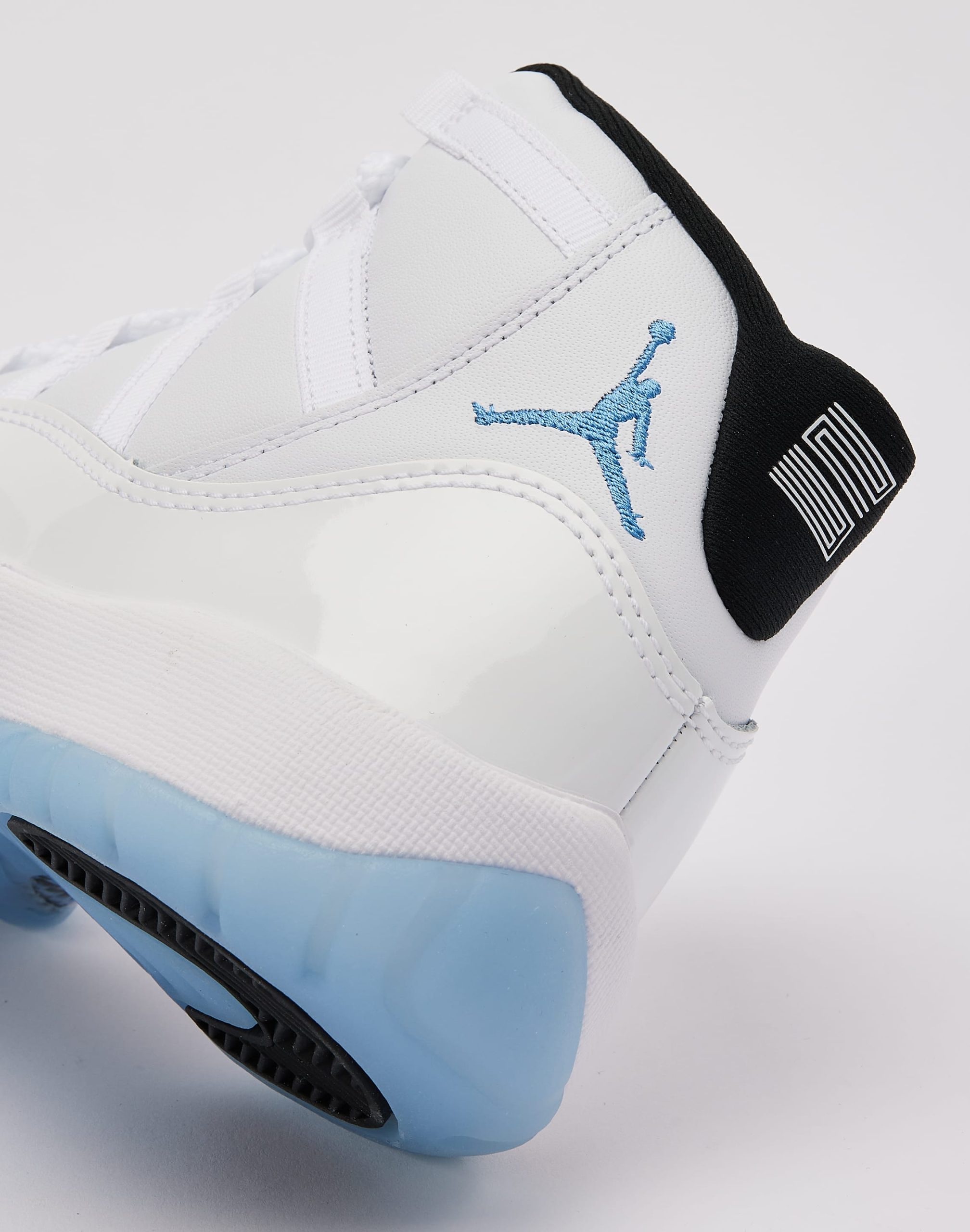 Jordan Air Jordan 11 Retro 'Legend Blue' Grade-School - Image 5