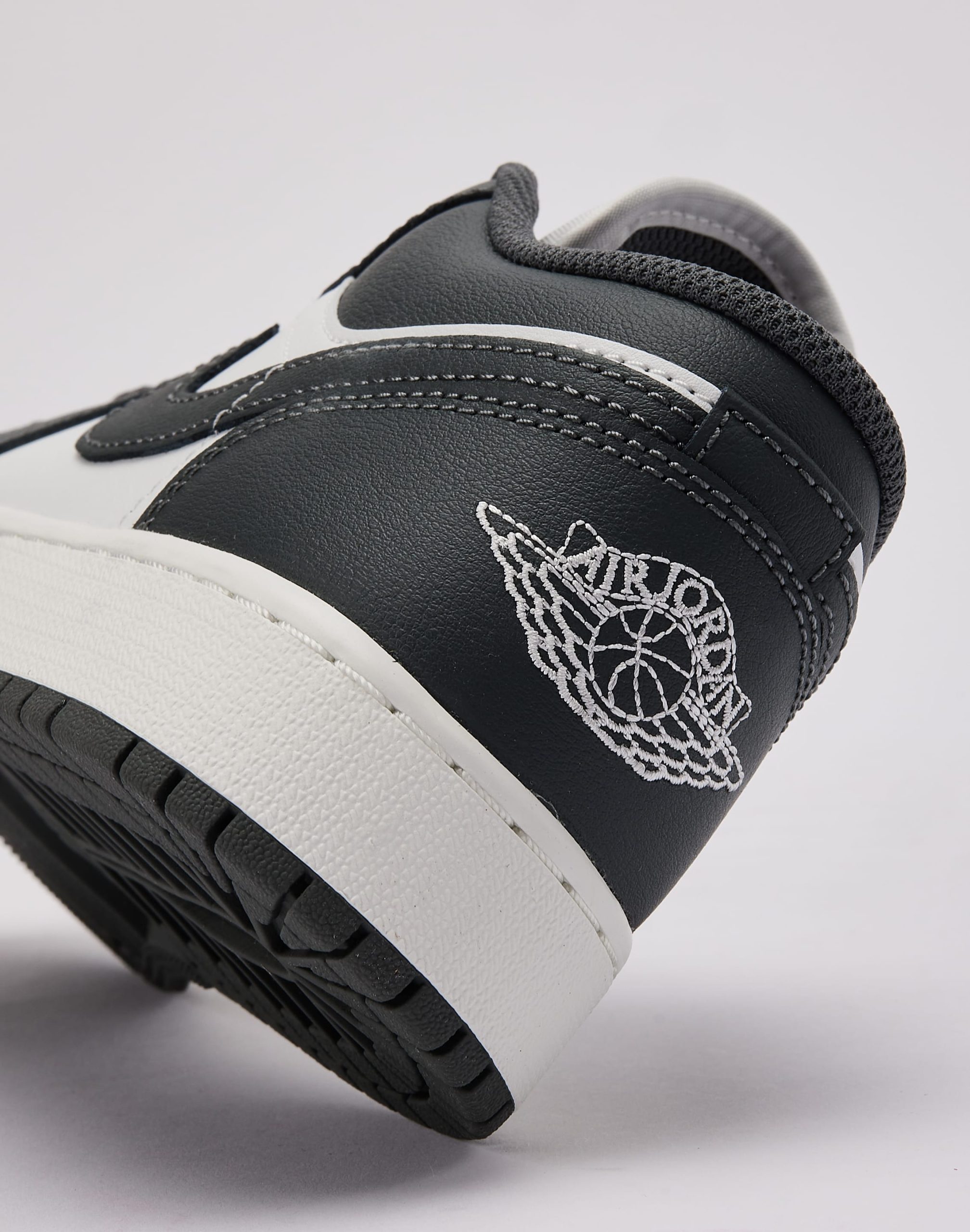 Jordan Air Jordan 1 Low Grade-School - Image 5