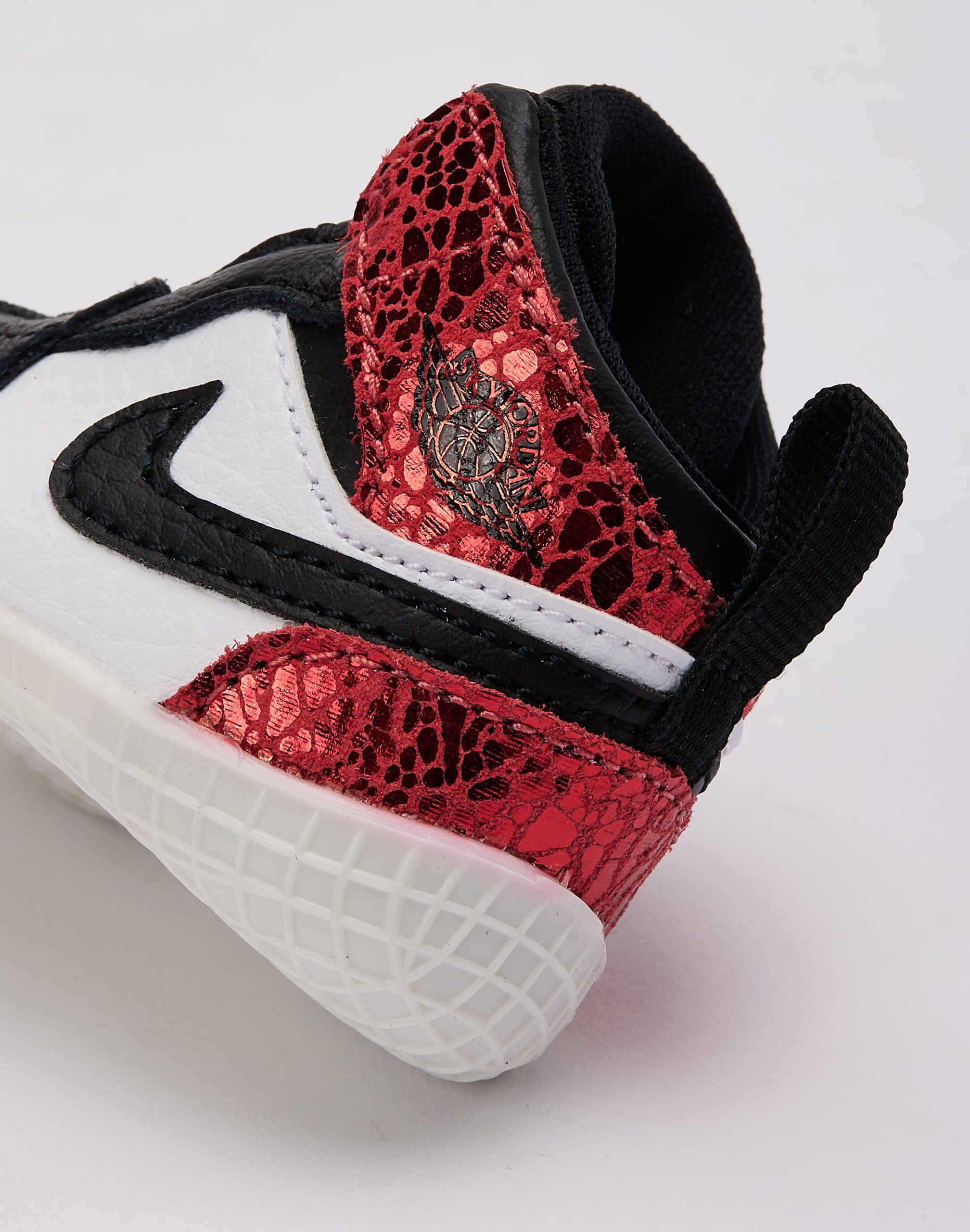 Jordan Air Jordan 1 'Ruby' Crib Bootie Infant - Image 5
