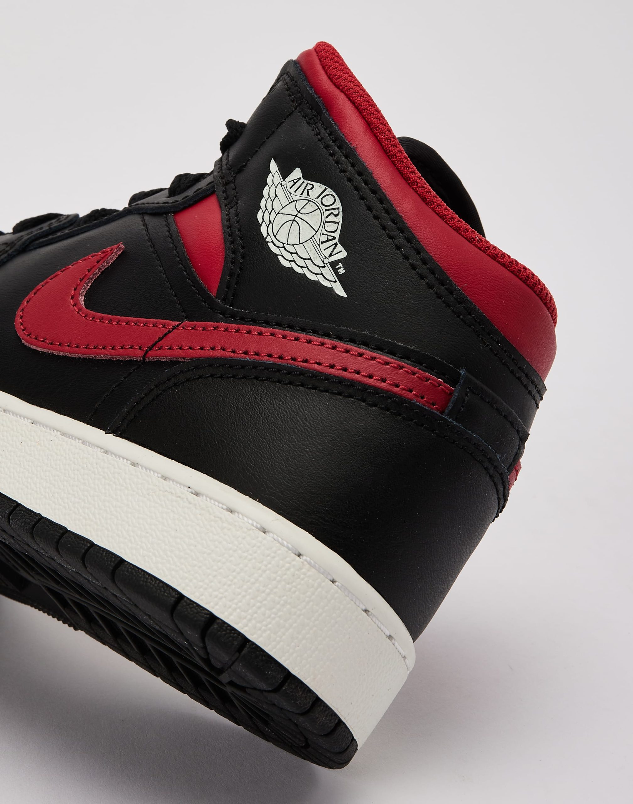 Jordan Air Jordan 1 Mid Grade-School - Image 5
