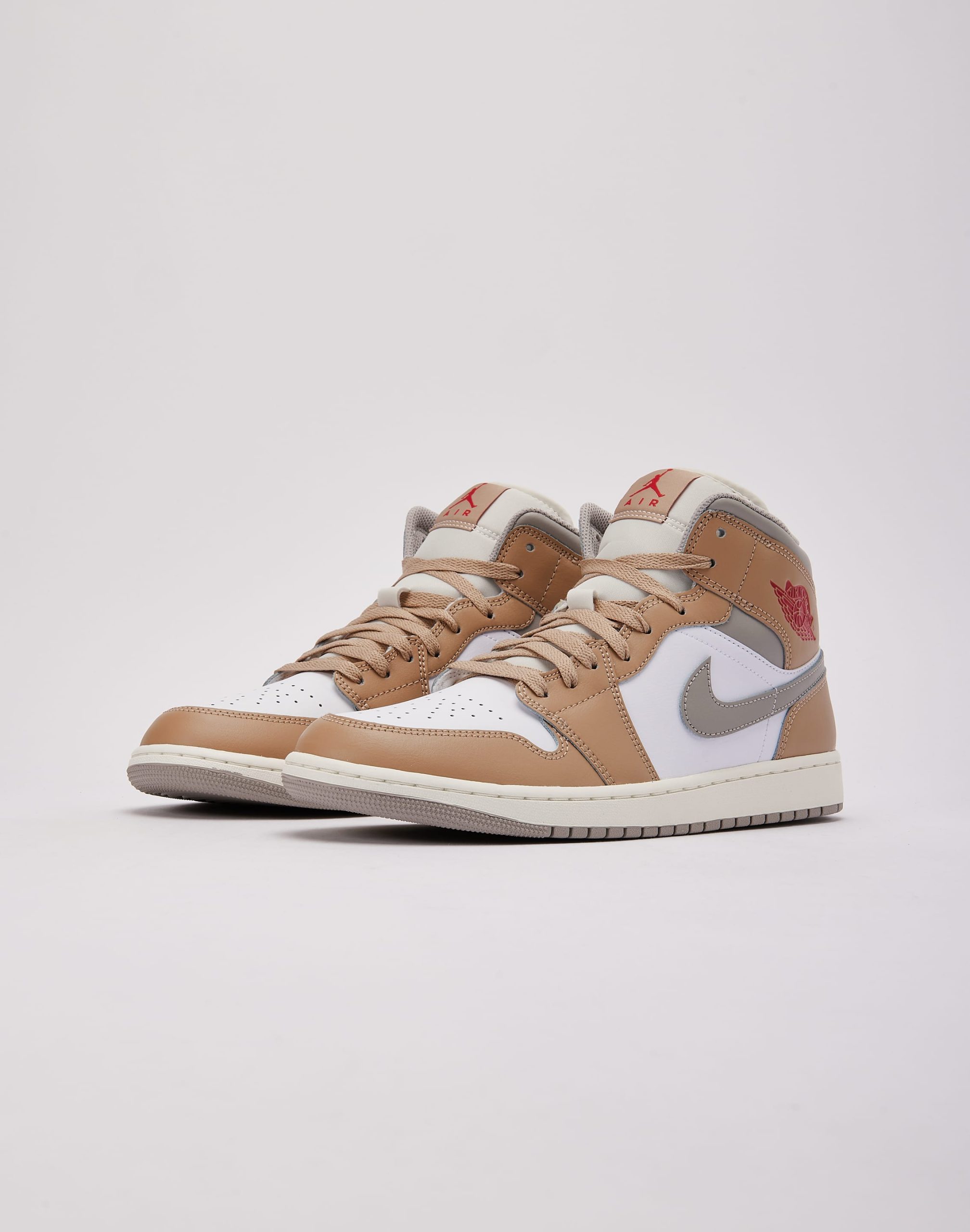 Jordan Air Jordan 1 Mid - Image 2