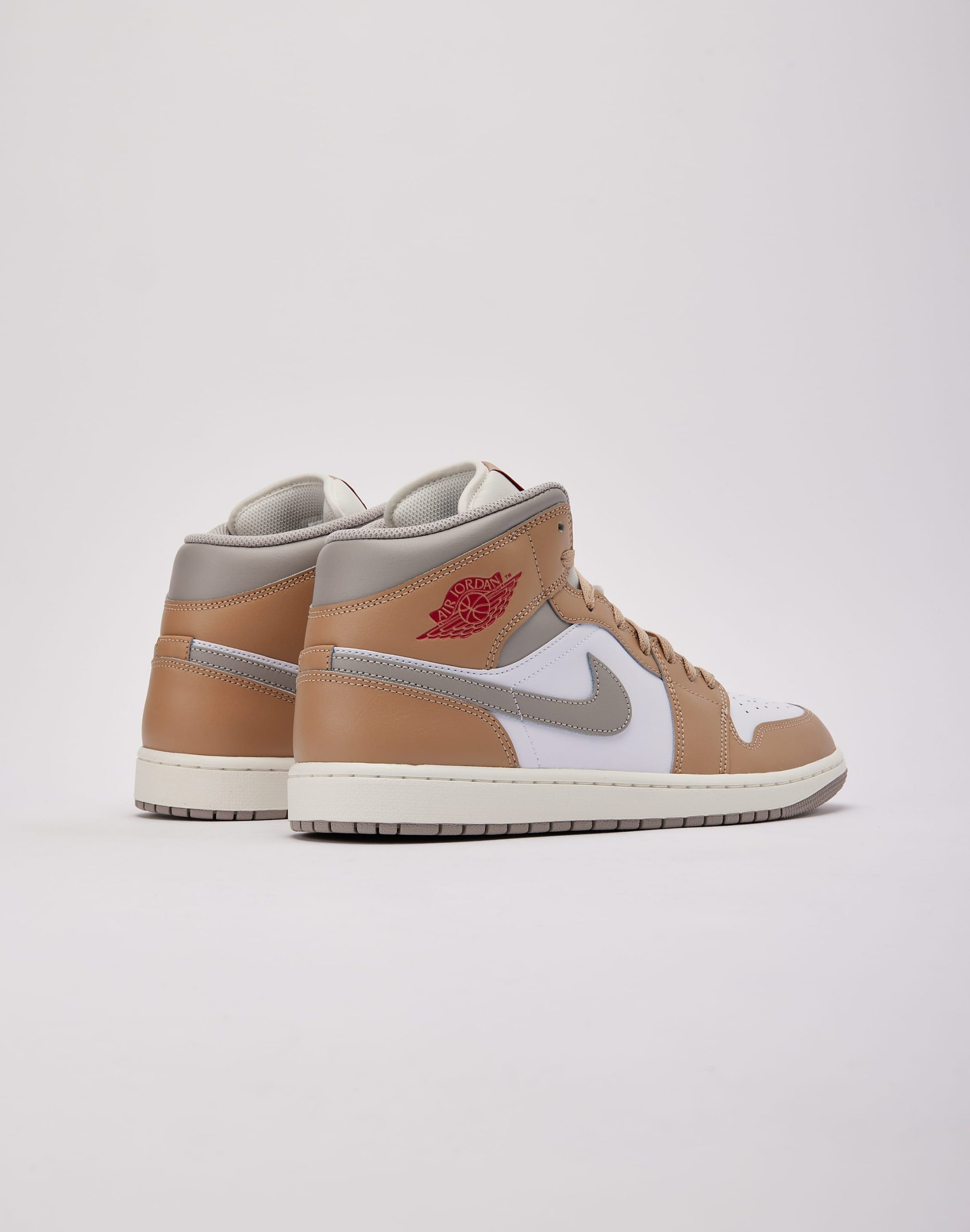 Jordan Air Jordan 1 Mid - Image 3