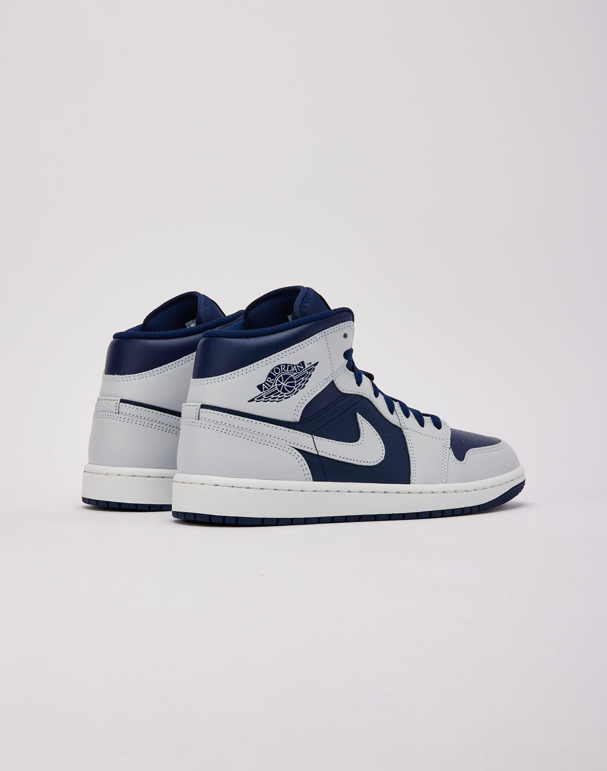 Jordan Air Jordan 1 Mid - Image 3