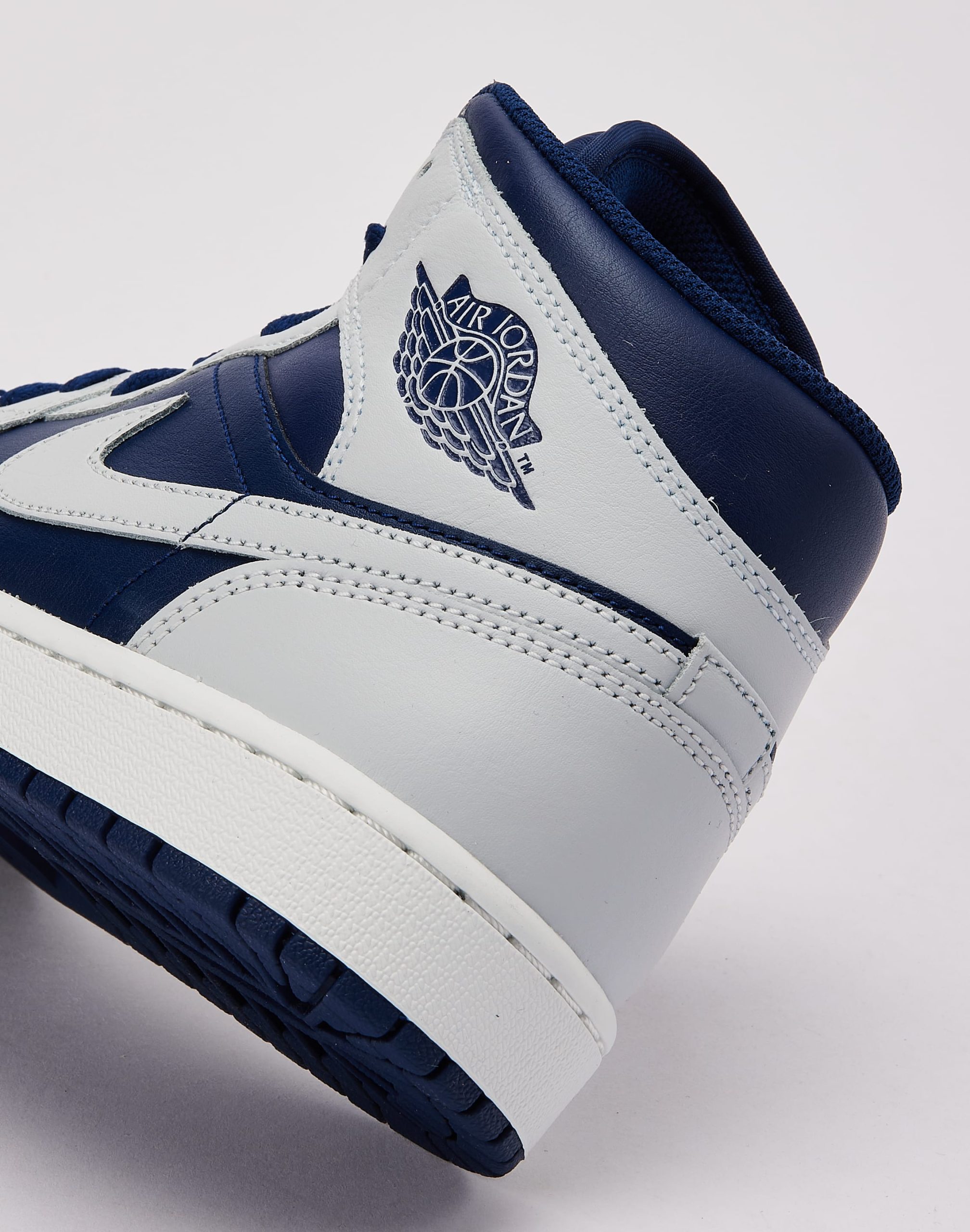 Jordan Air Jordan 1 Mid - Image 5