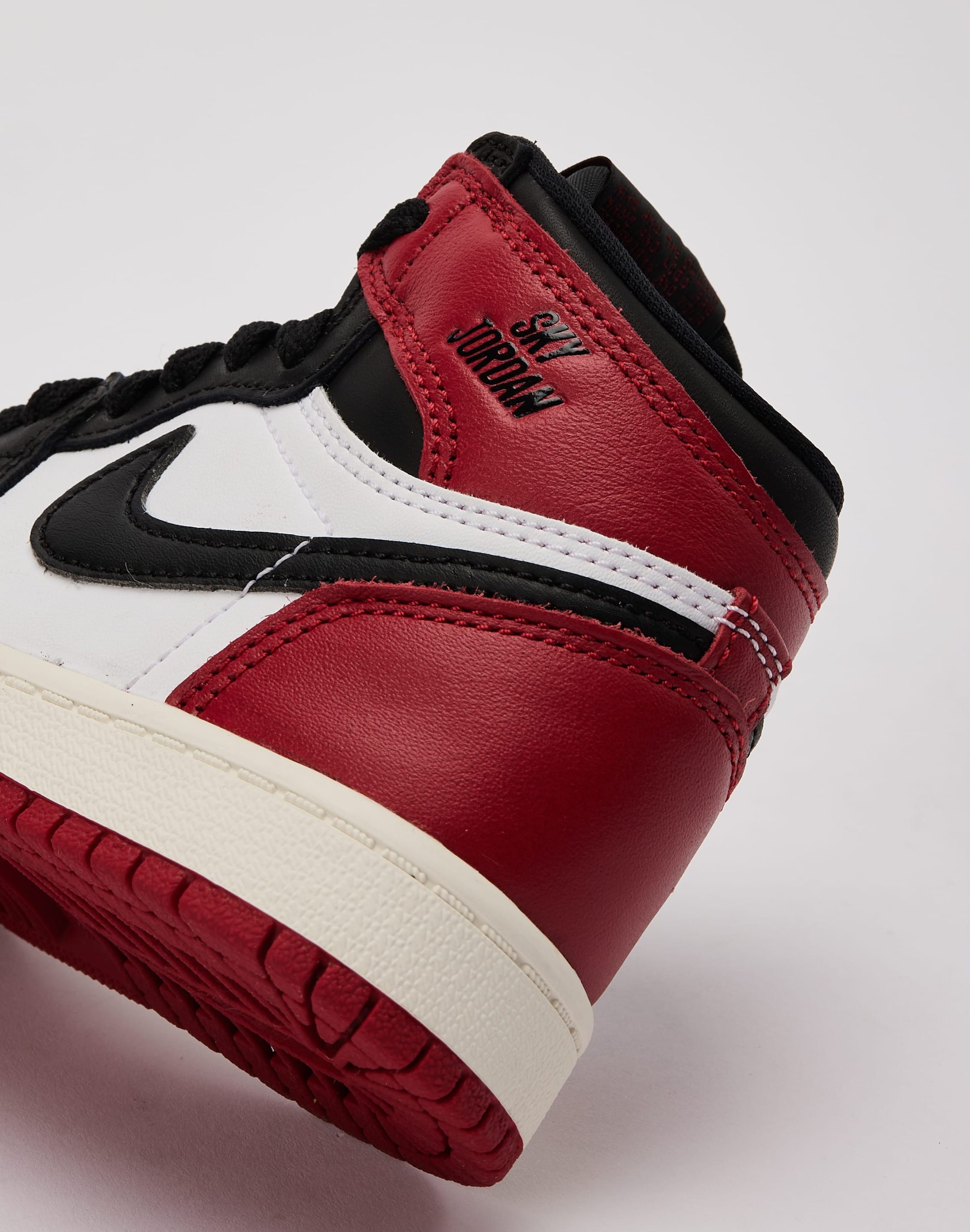 Jordan Air Jordan 1 Retro High OG 'Black Toe Reimagined' Pre-School - Image 5