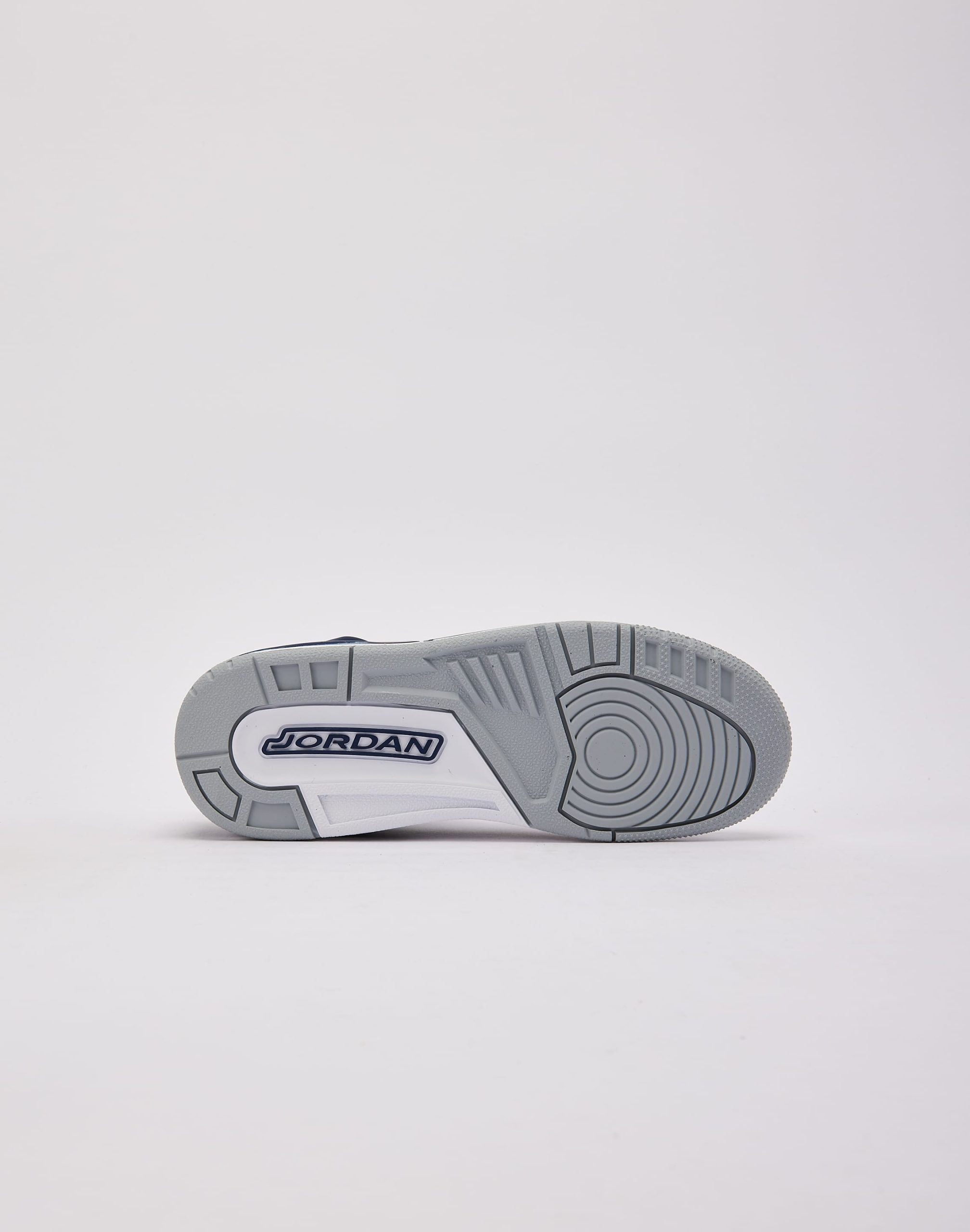 Jordan Spizike Low Grade-School - Image 4