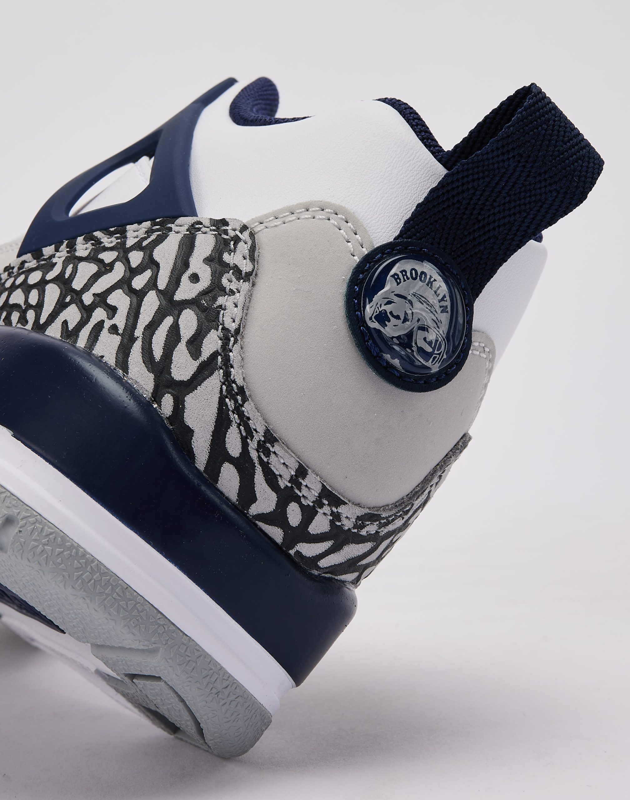 Jordan Spizike Low Grade-School - Image 5