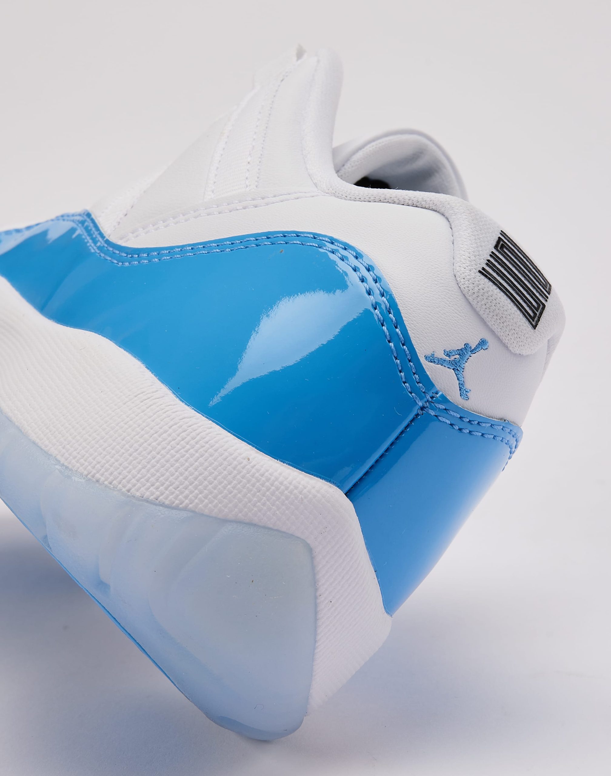 Jordan Air Jordan 11 Retro Low 'University Blue' Grade-School - Image 5