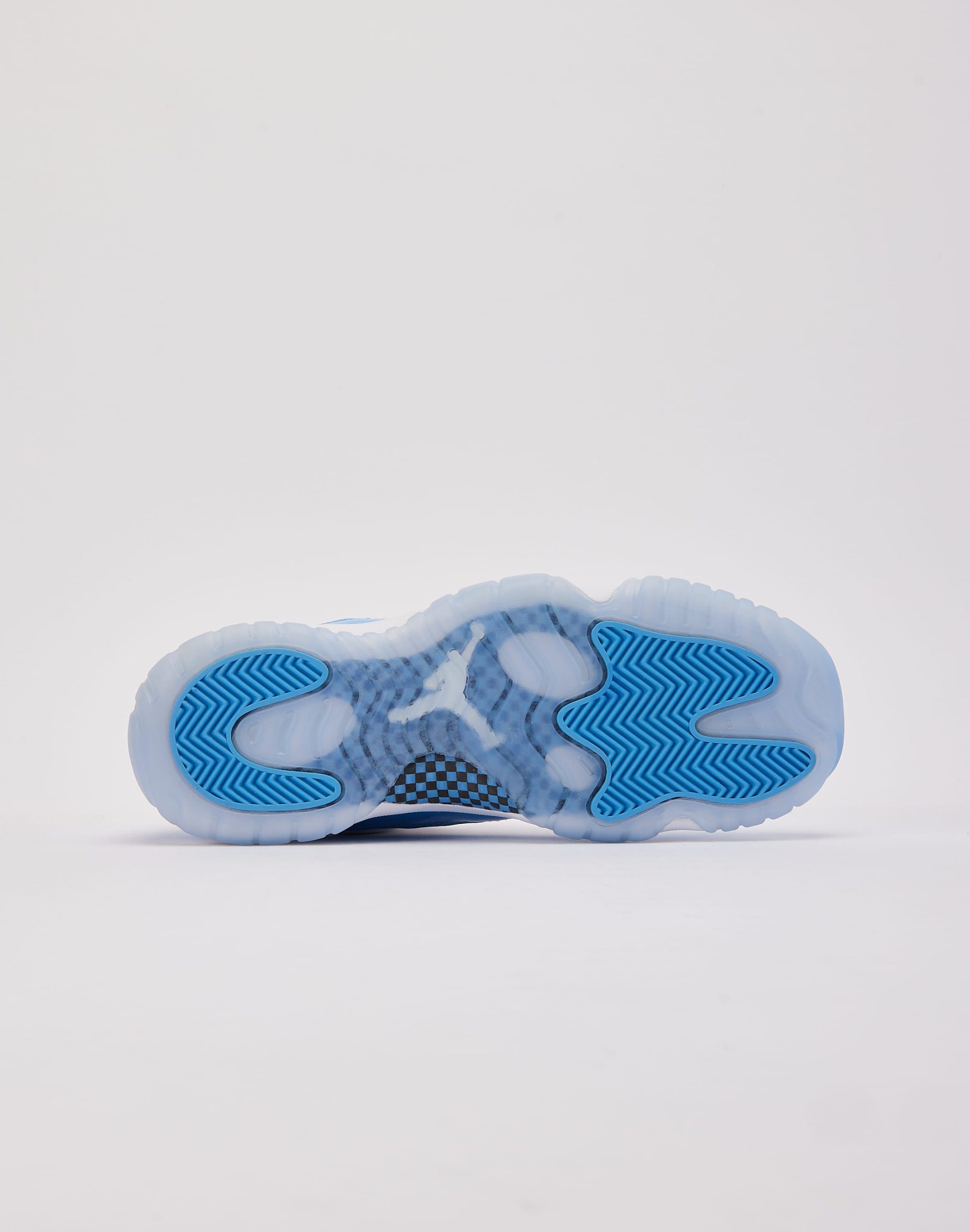 Jordan Air Jordan 11 Retro Low 'University Blue' Grade-School - Image 3