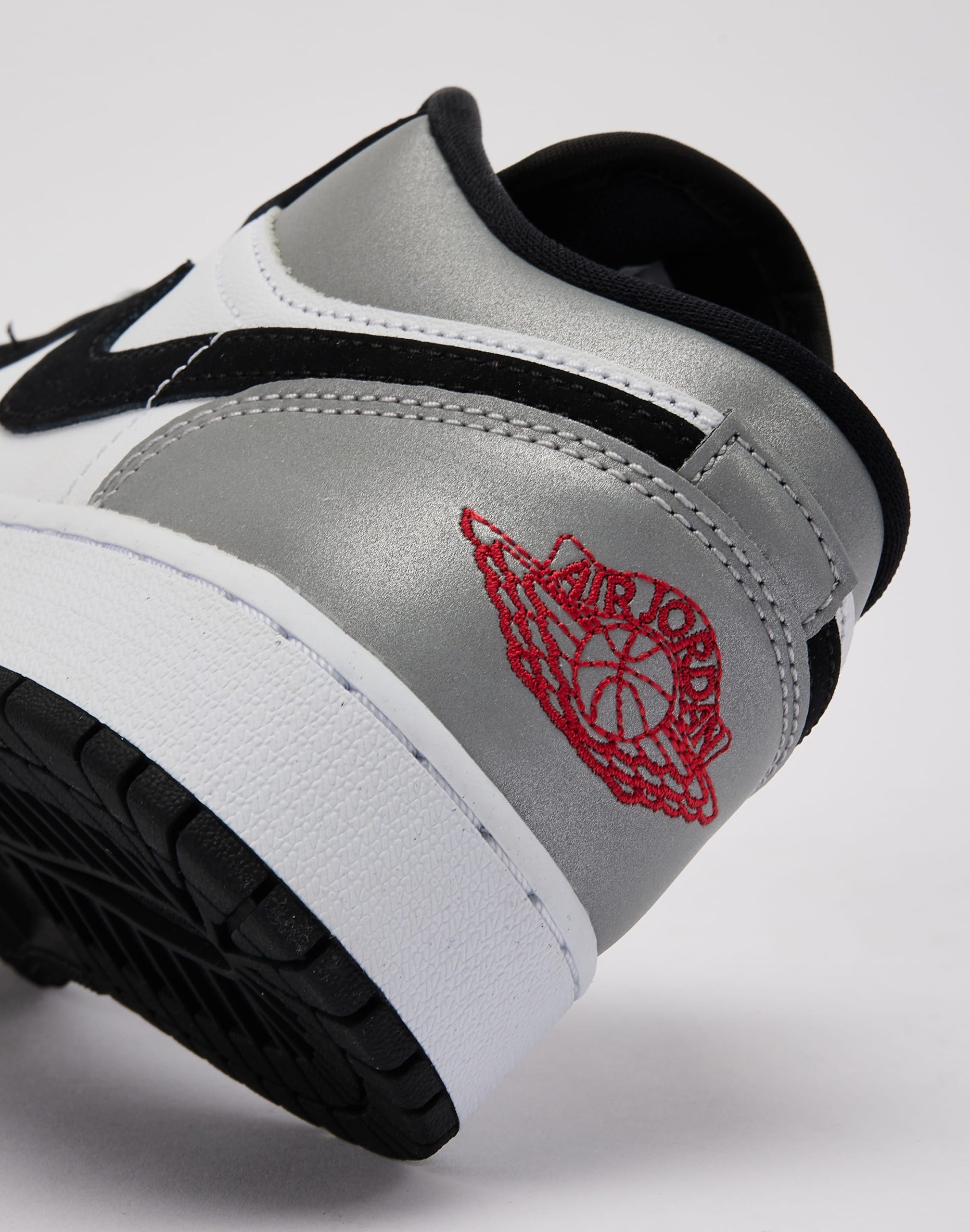 Jordan Air Jordan 1 Low SE Grade-School - Image 5