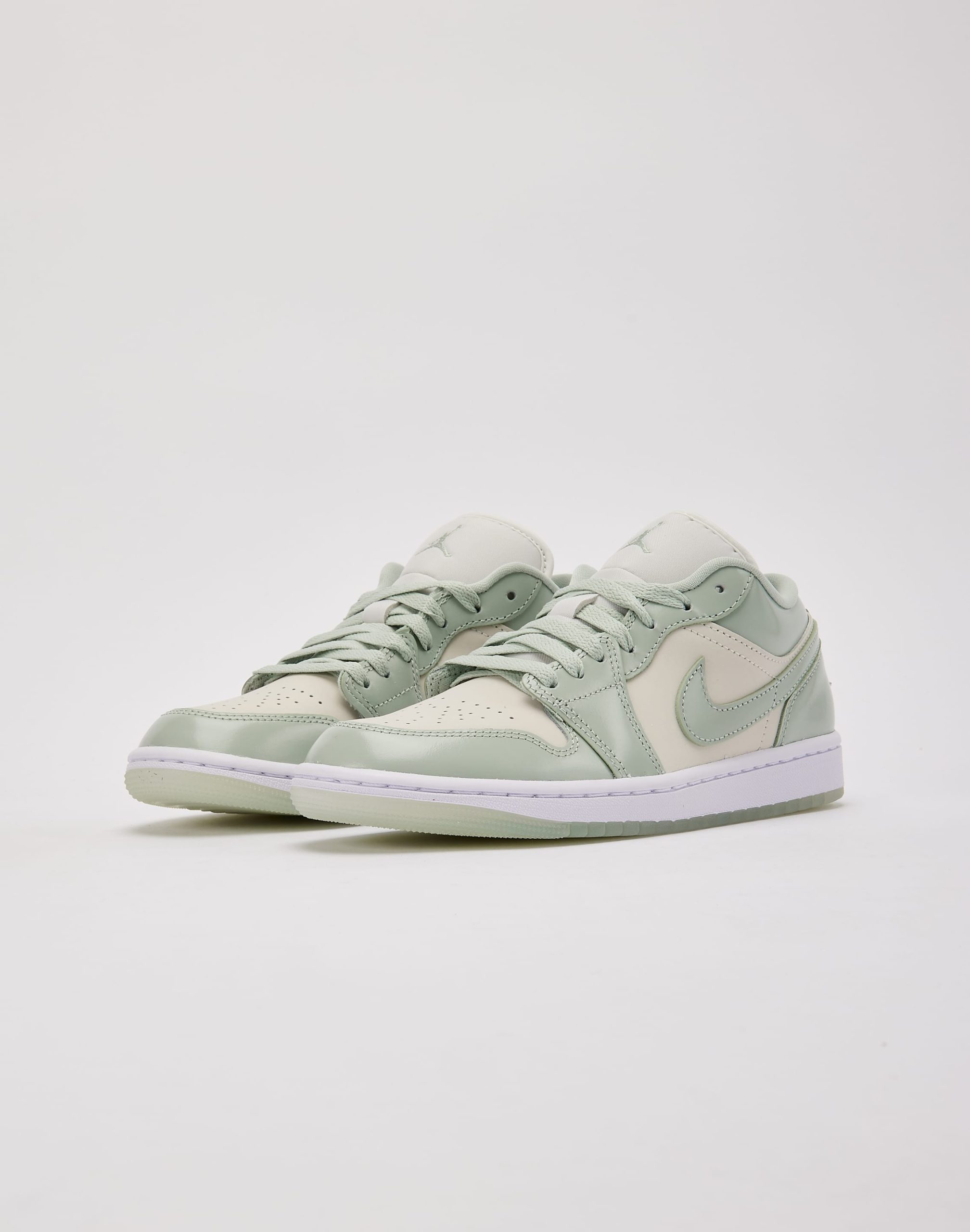 Jordan Air Jordan 1 Low SE - Image 2