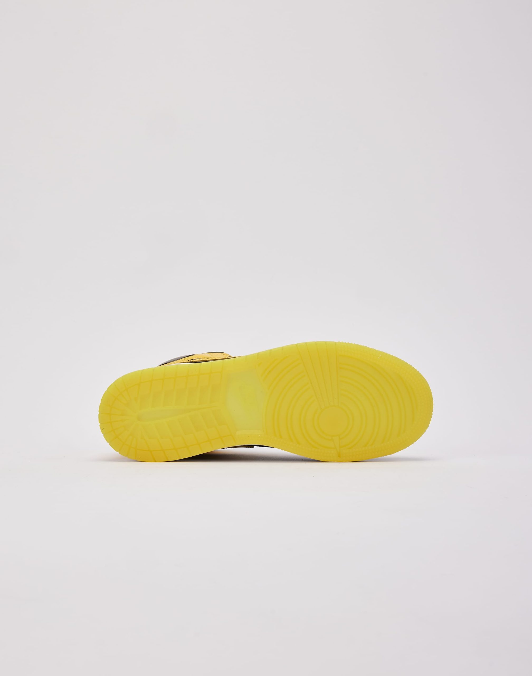Jordan Air Jordan 1 Mid SE 'New Love' Grade-School - Image 4