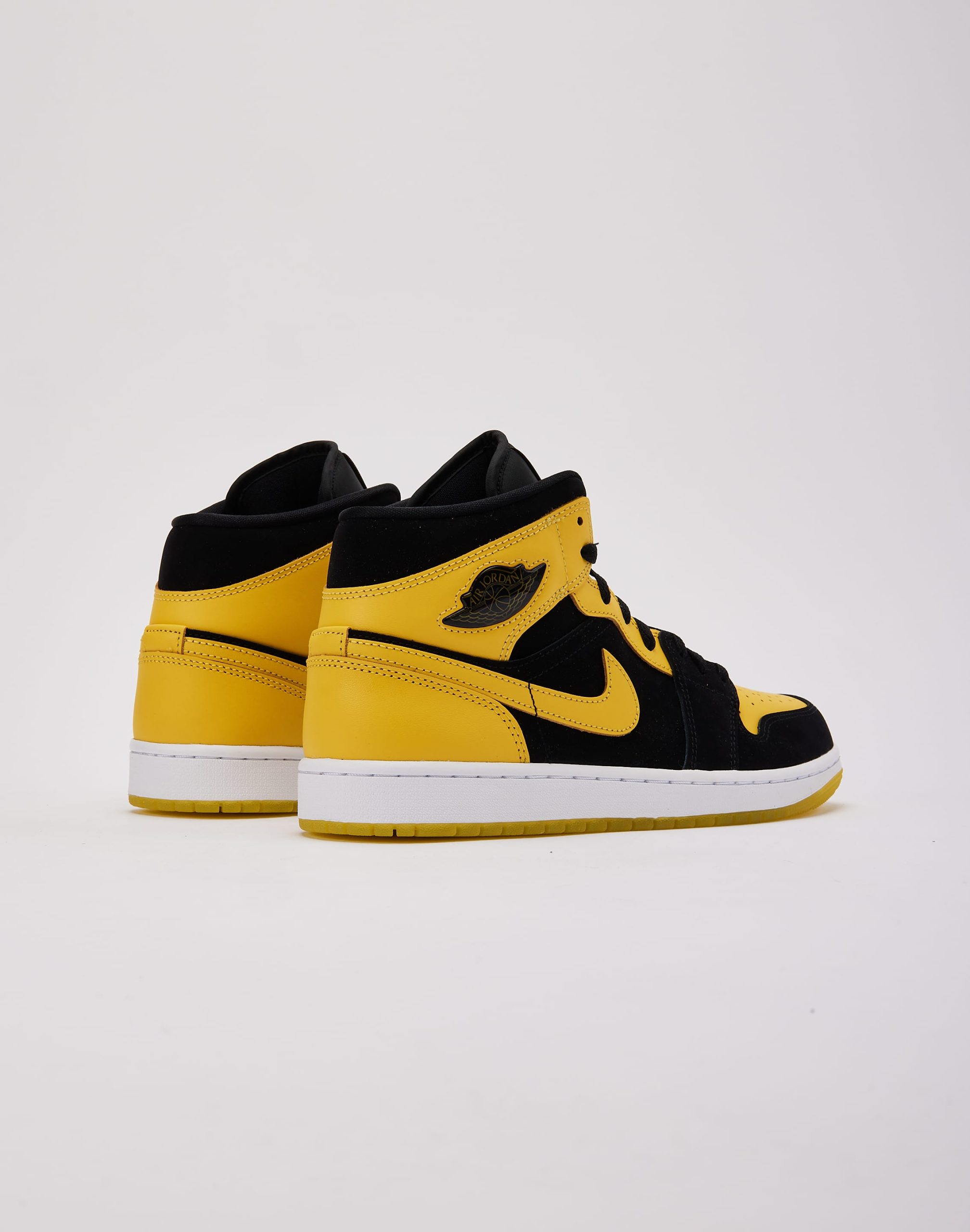 Jordan Air Jordan 1 Mid SE 'New Love' - Image 3