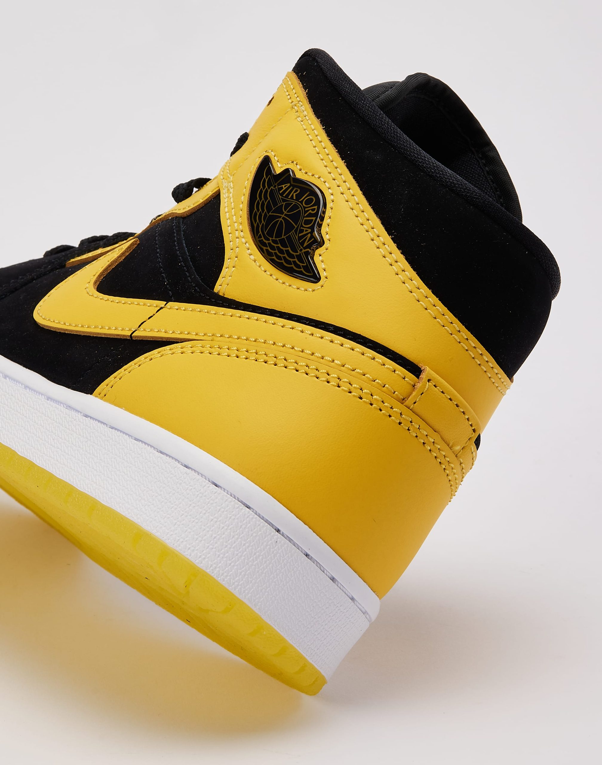 Jordan Air Jordan 1 Mid SE 'New Love' - Image 5