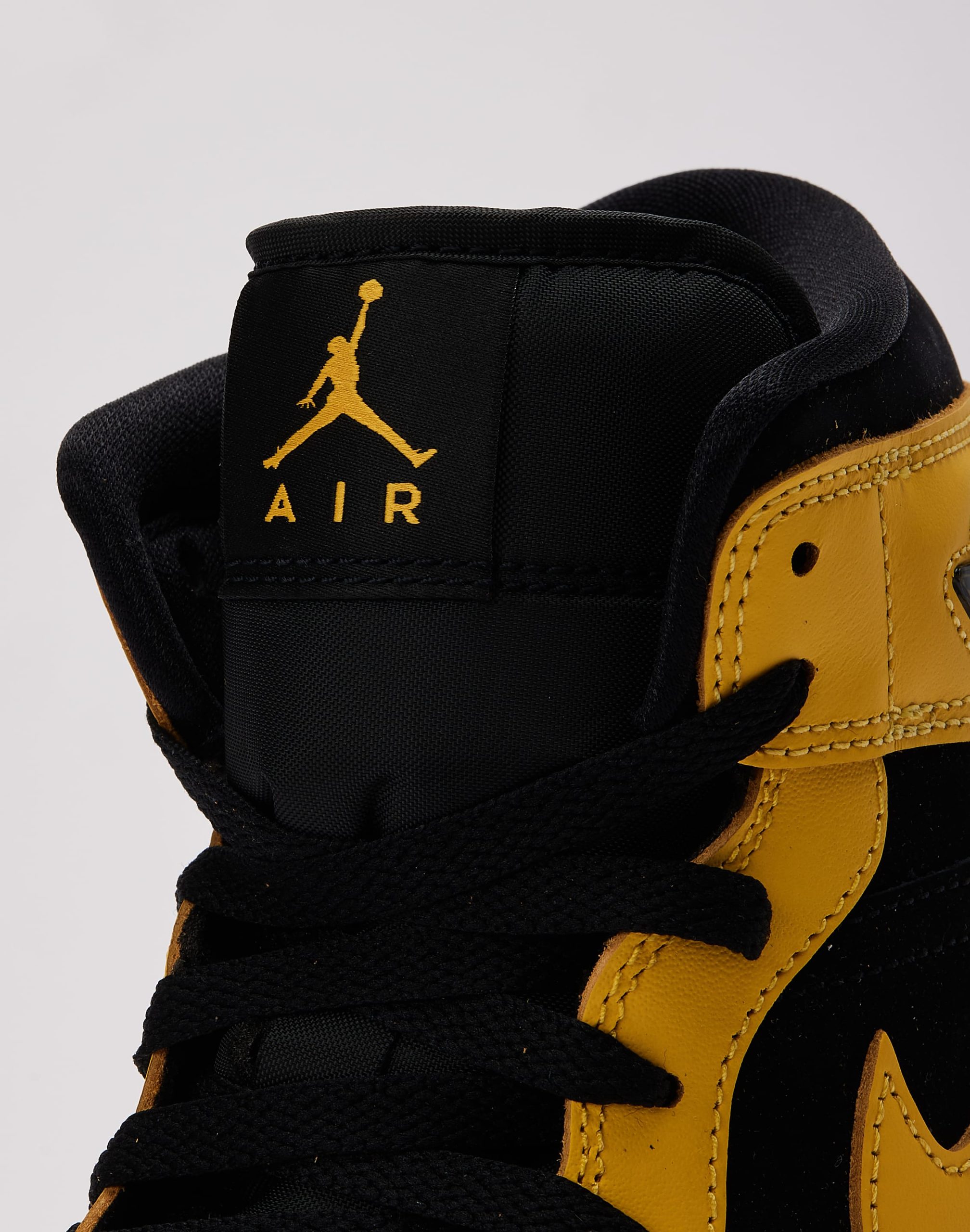 Jordan Air Jordan 1 Mid SE 'New Love' - Image 7