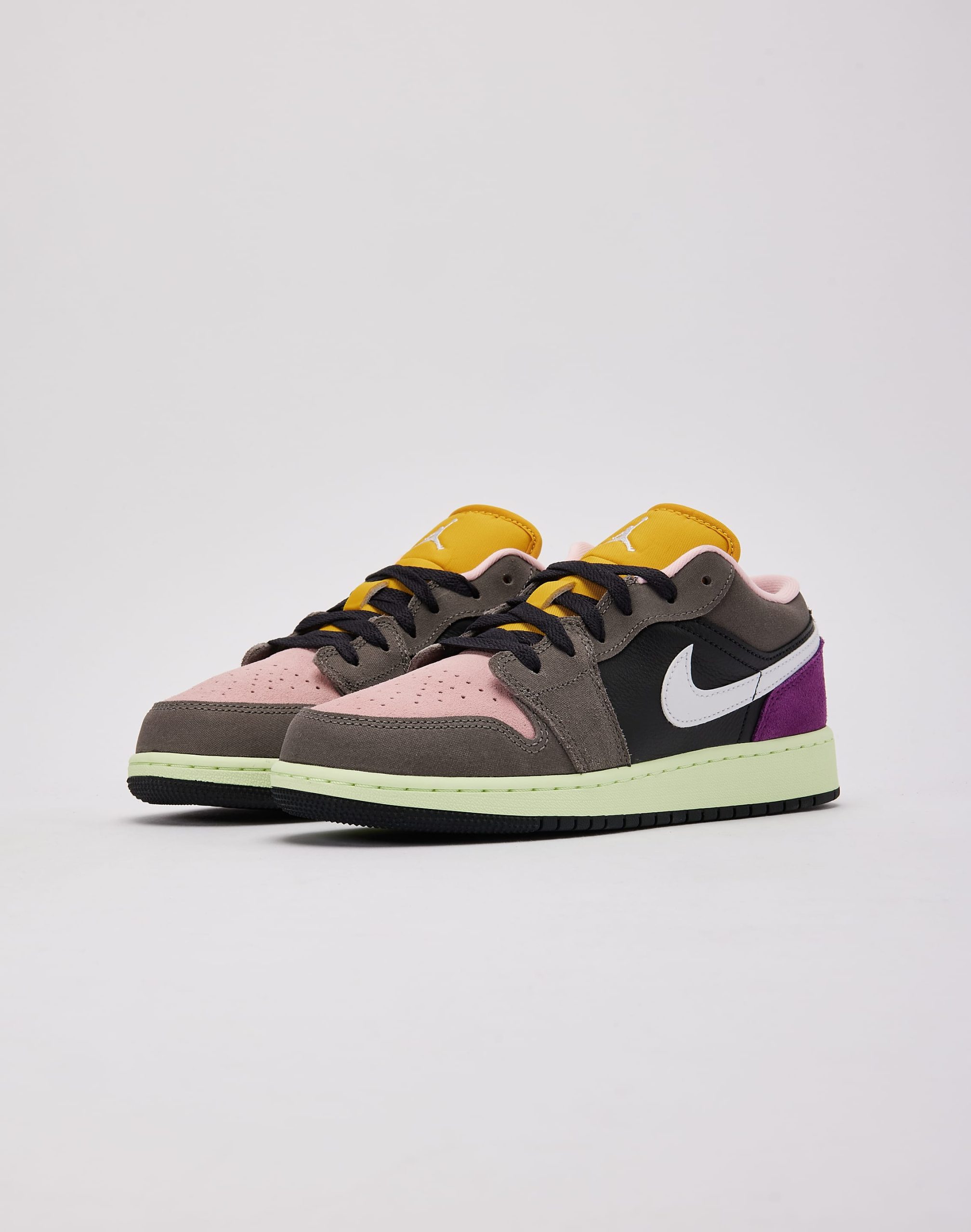 Jordan Air Jordan 1 Low SE Grade-School - Image 2