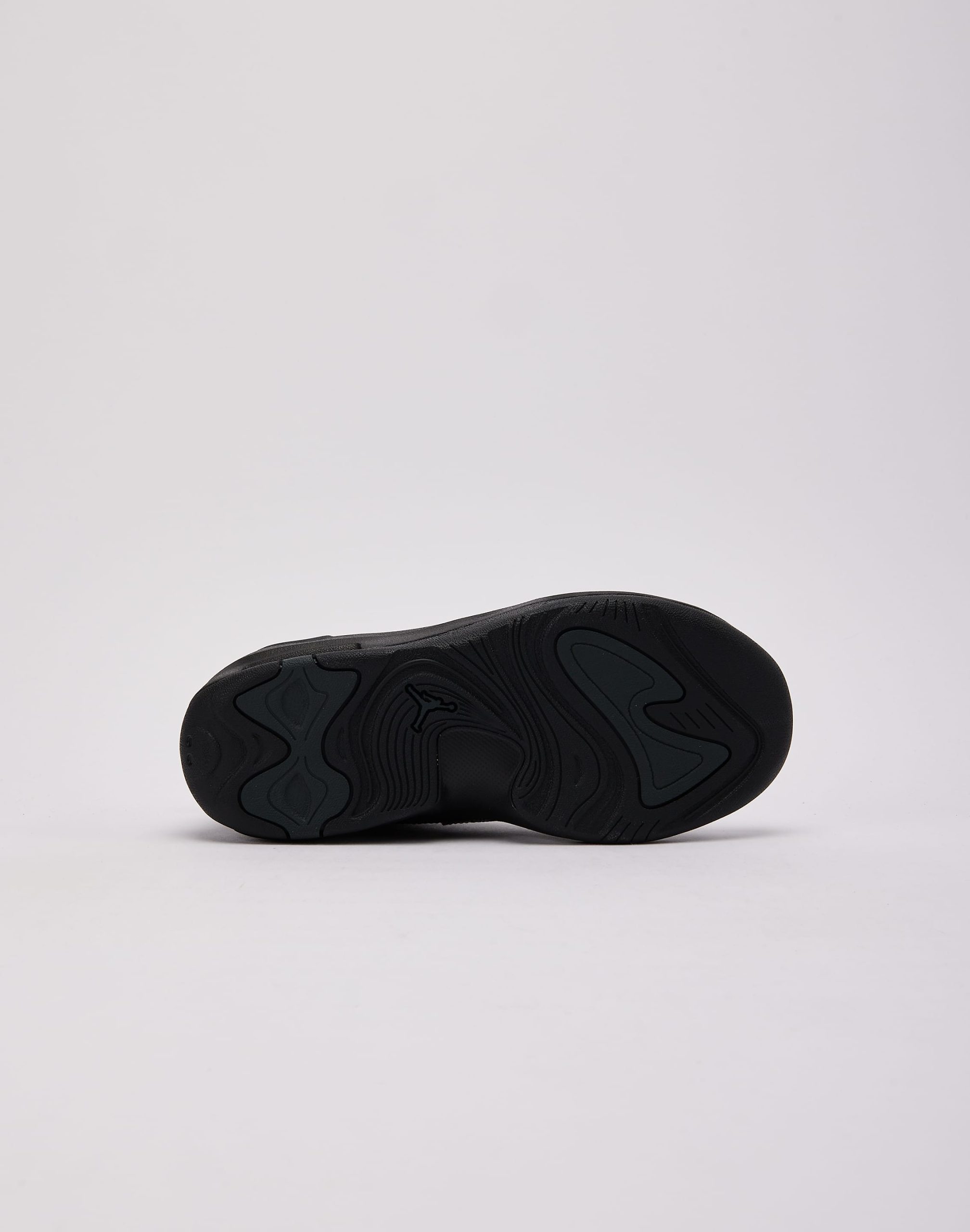 Jordan Max Aura 7 Grade-School - Image 4